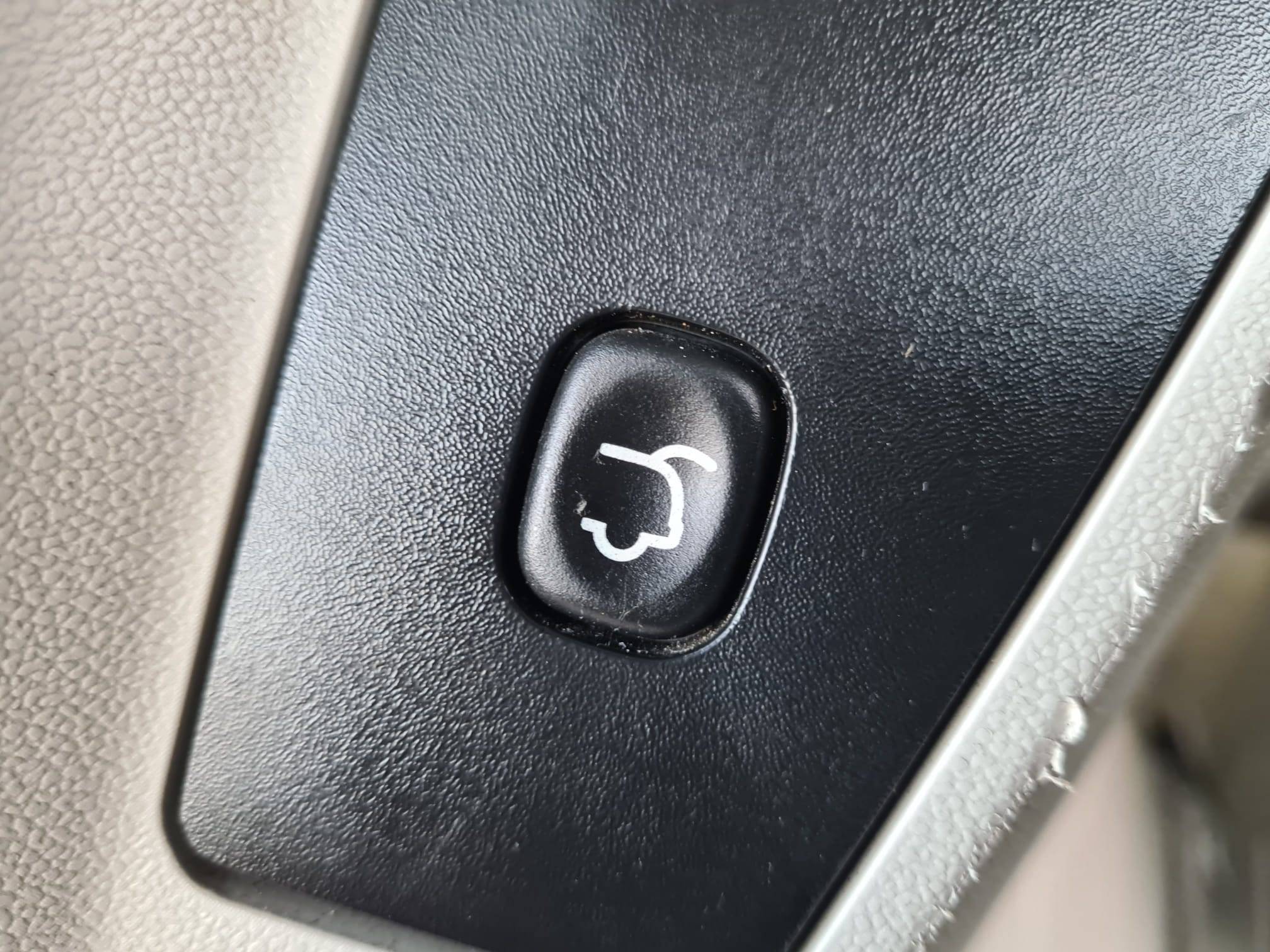 /rahmanmotors/2010-Chrysler-Town&-9895286563918362.jpg