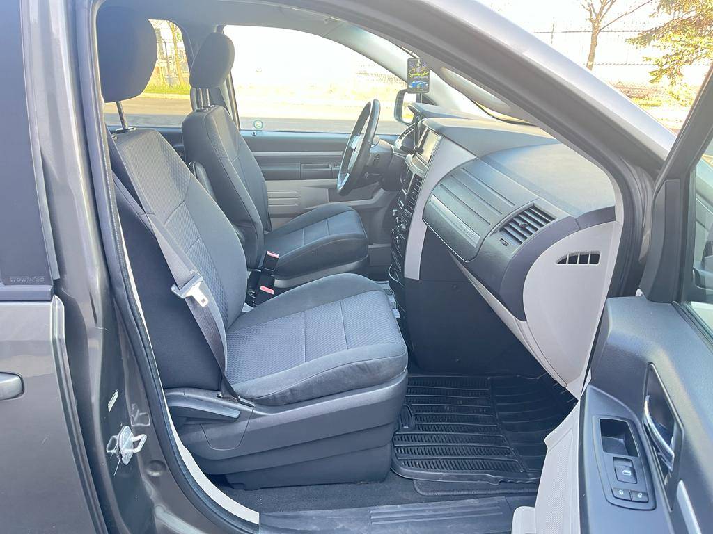 /rahmanmotors/2010-Dodge-GrandCaravan-1738910731560832.jpg