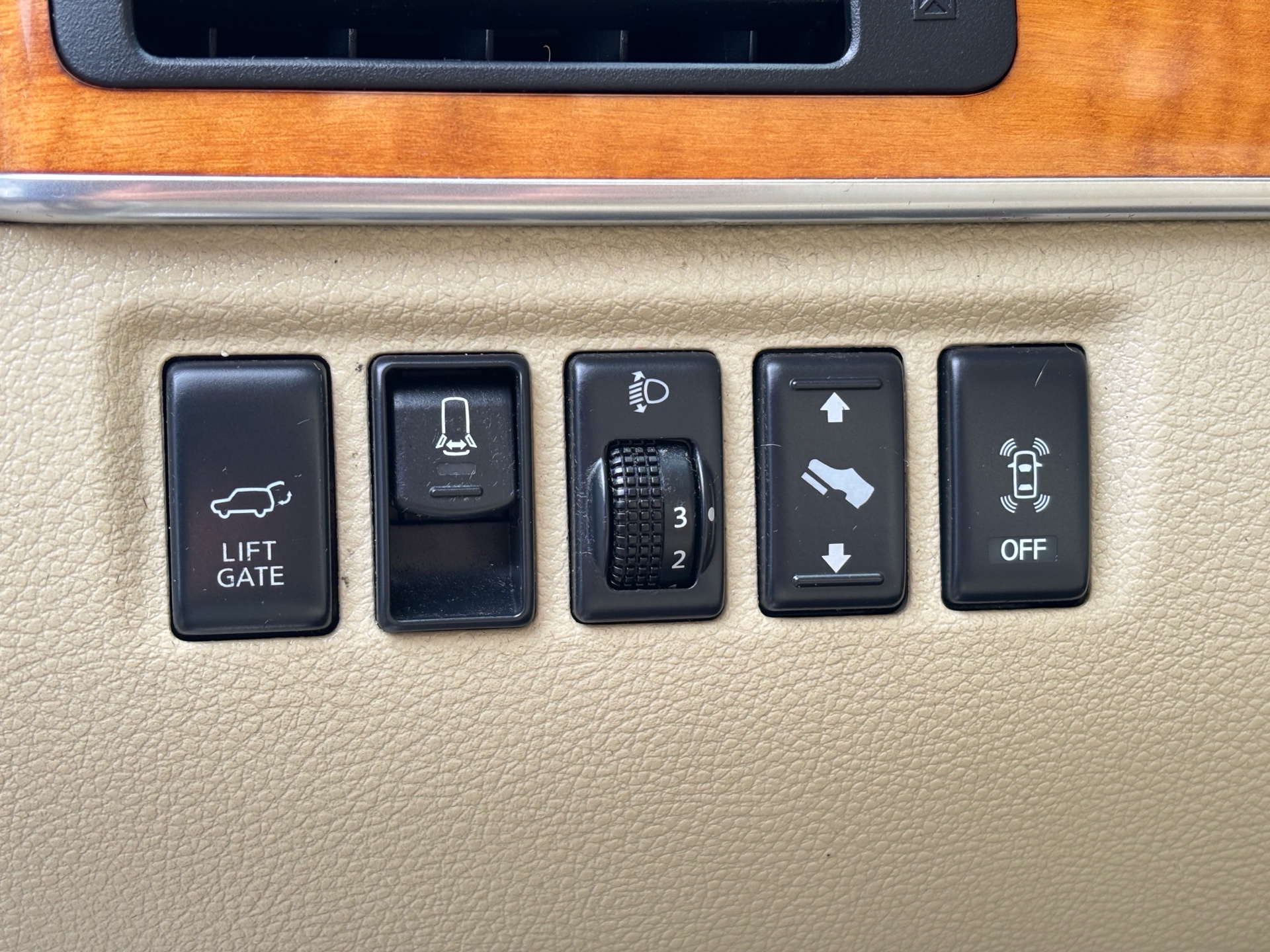 /rahmanmotors/2010-INFINITI-QX56-3977690676207837.jpg