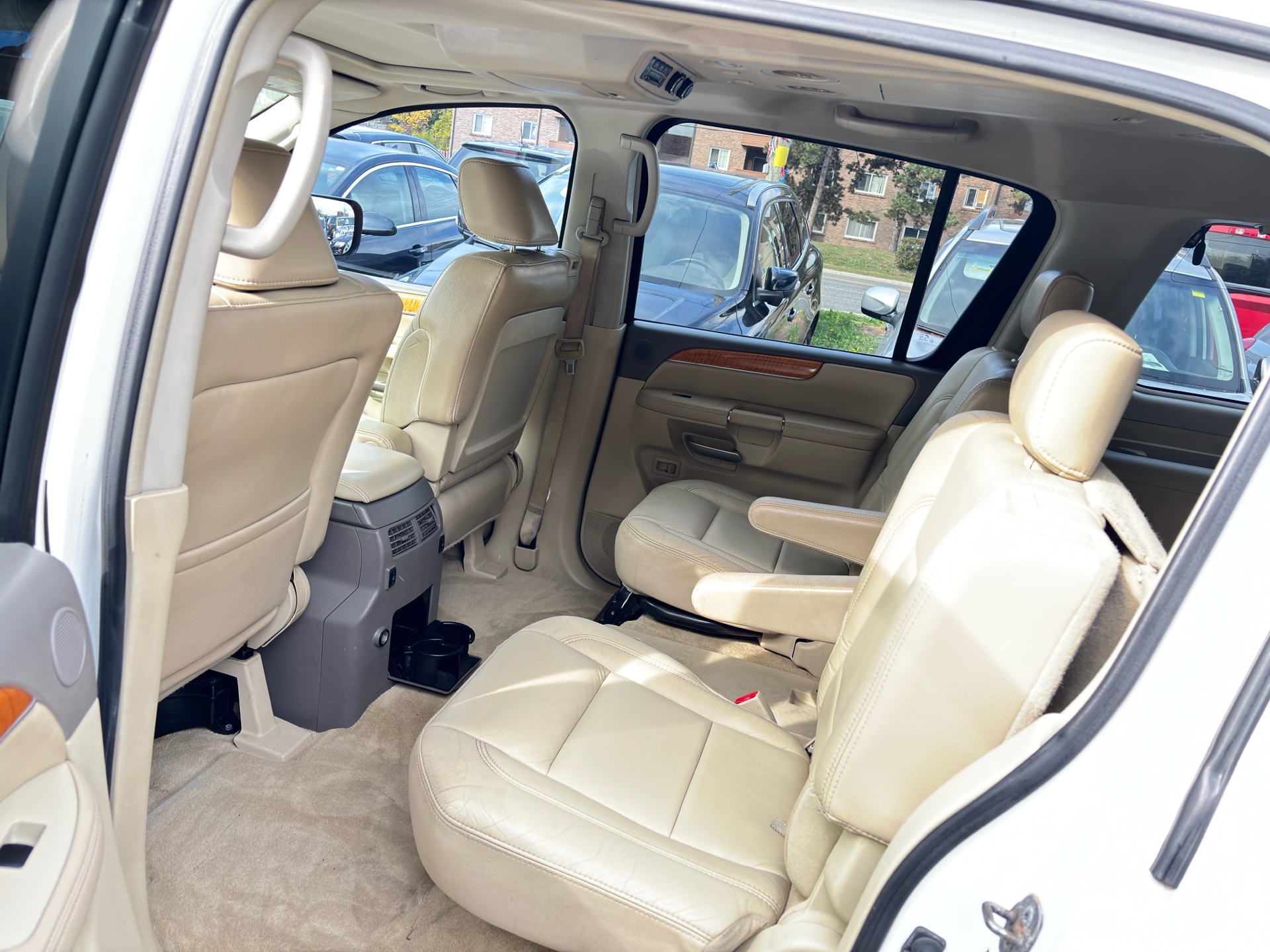 /rahmanmotors/2010-INFINITI-QX56-8135109482532439.jpg