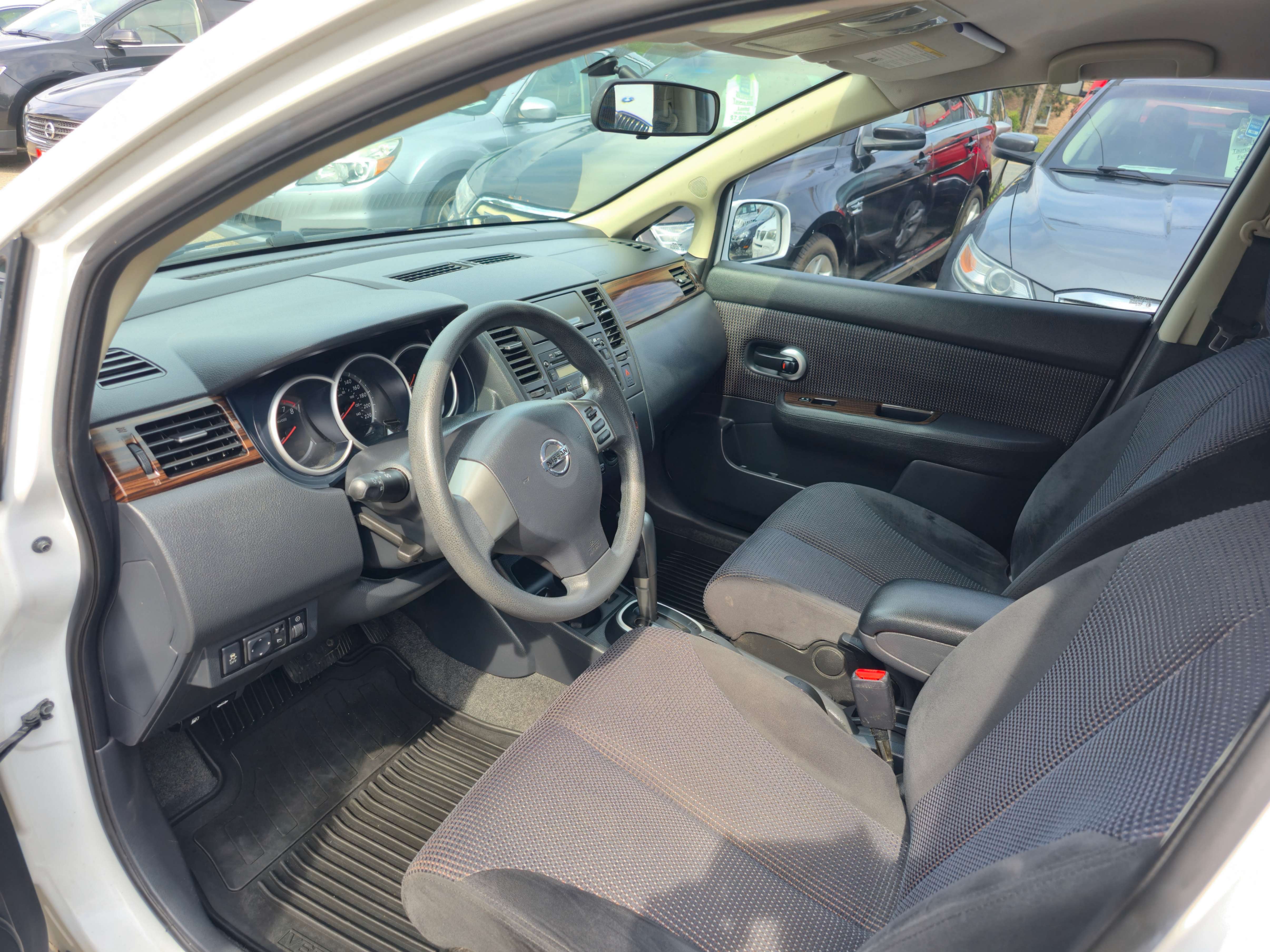 /rahmanmotors/2010-Nissan-Versa-33895901820431695.jpg