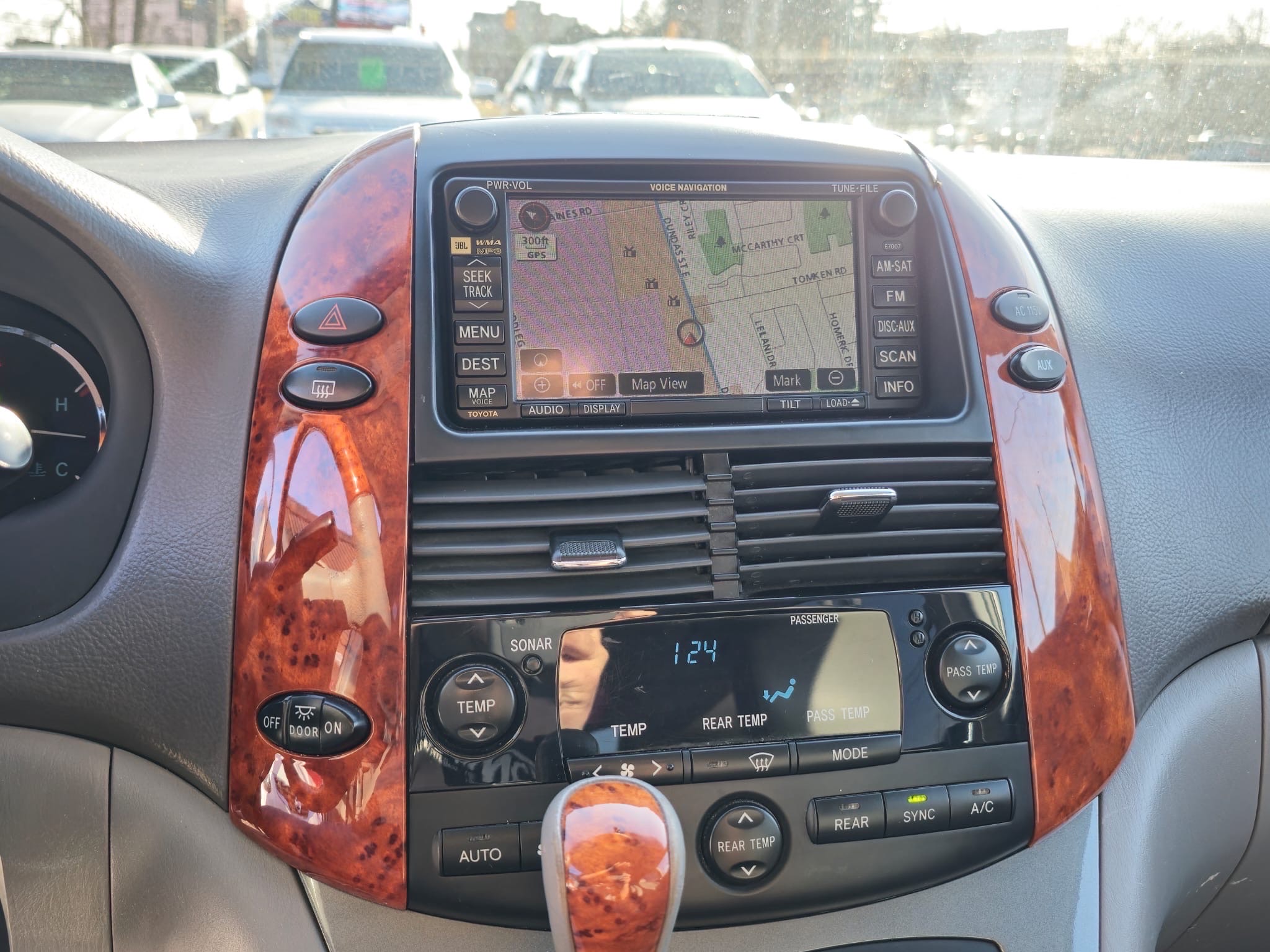 /rahmanmotors/2010-Toyota-Sienna-056063540588535465.jpg