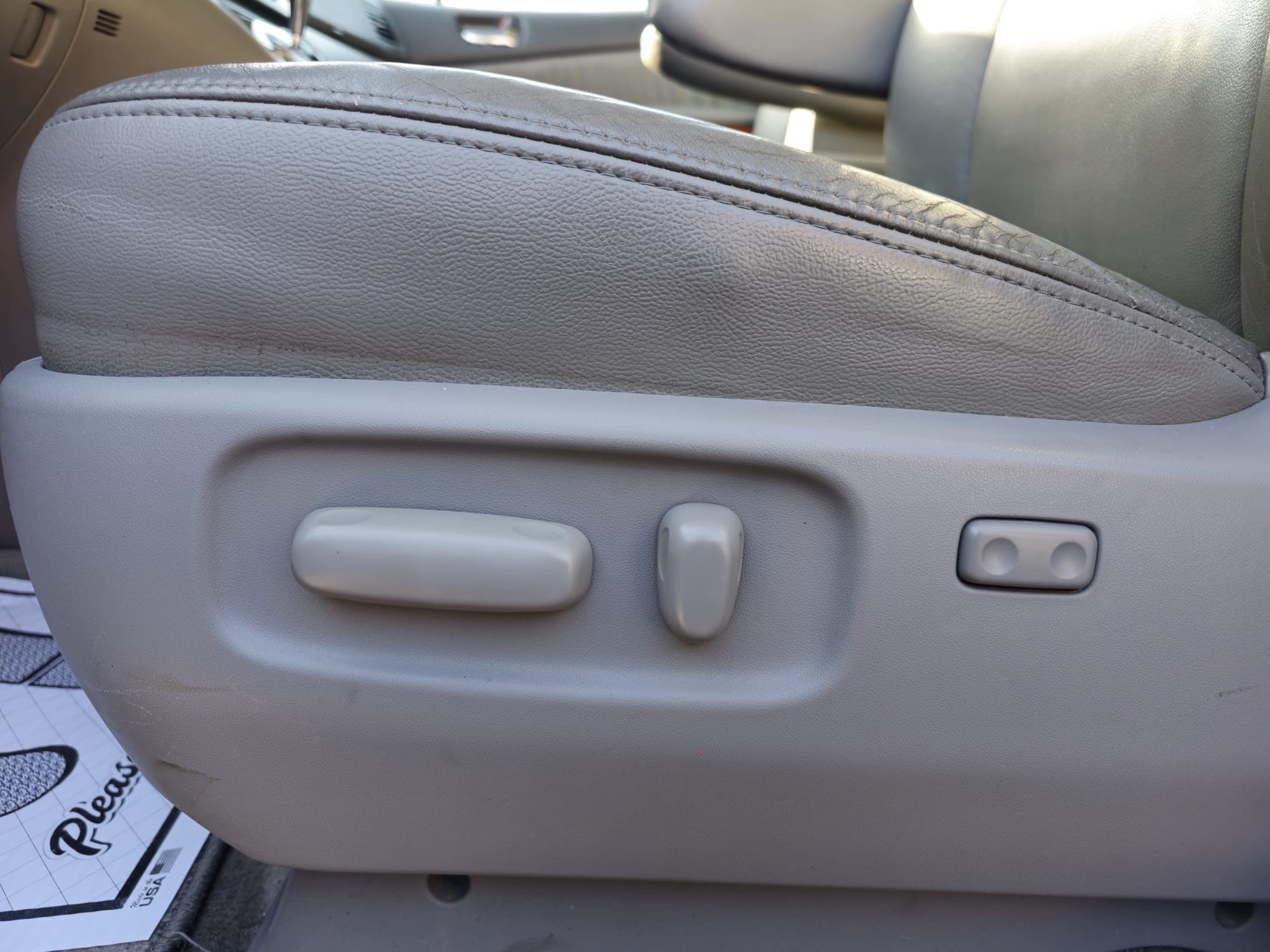/rahmanmotors/2010-Toyota-Sienna-07079452593051161.jpg