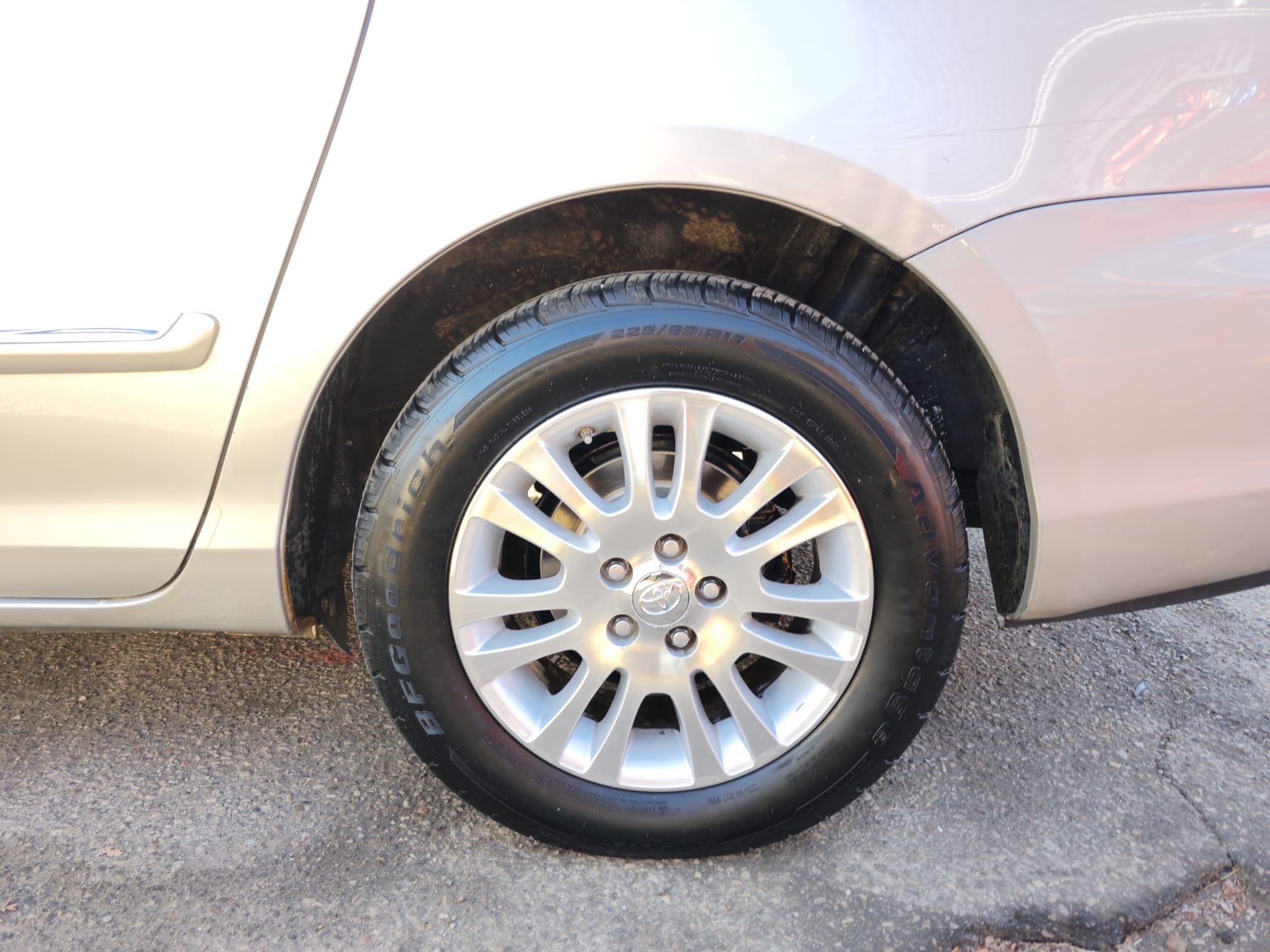 /rahmanmotors/2010-Toyota-Sienna-36109181661252054.jpg