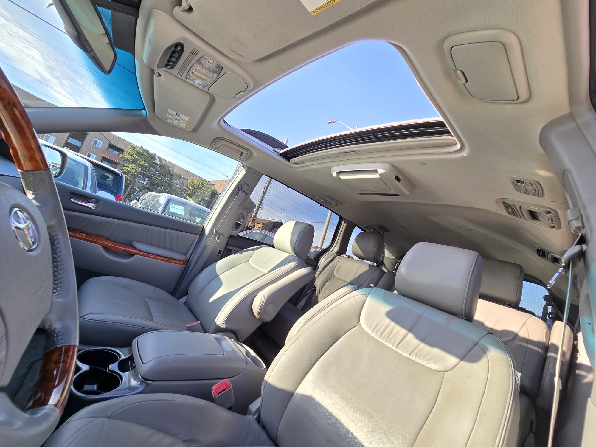 /rahmanmotors/2010-Toyota-Sienna-7163254285253475.jpg