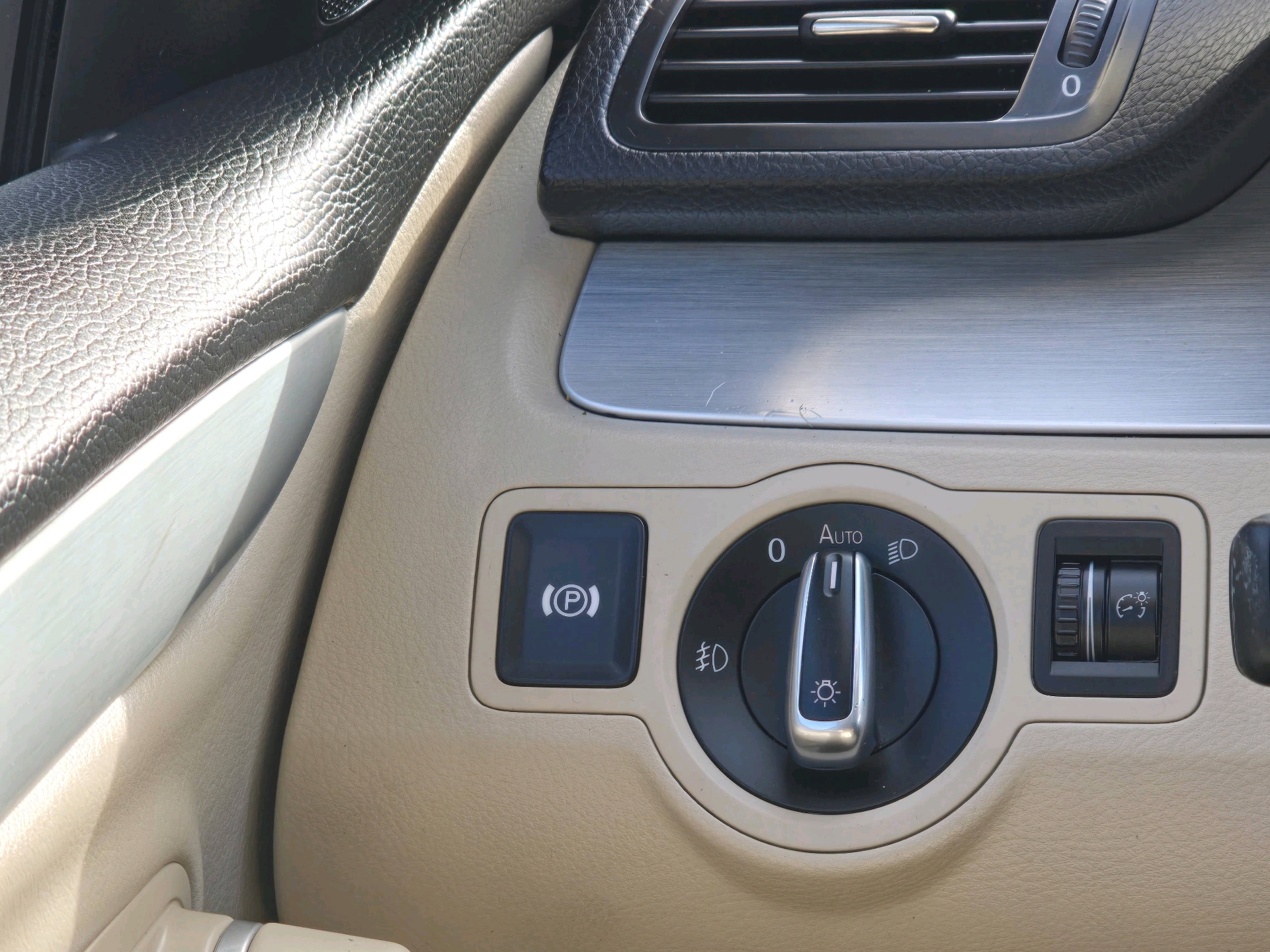 /rahmanmotors/2010-Volkswagen-PassatCC-2902812009995861.jpg