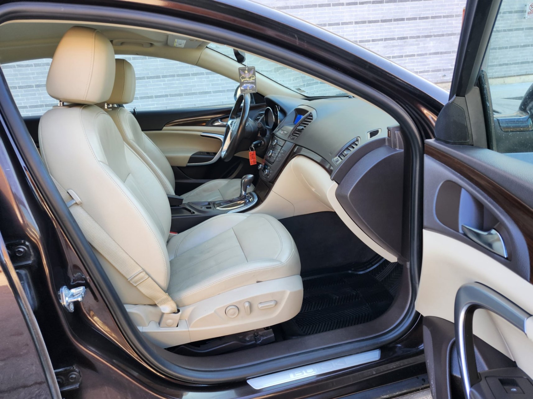 /rahmanmotors/2011-Buick-Regal-034597597681985226.jpg