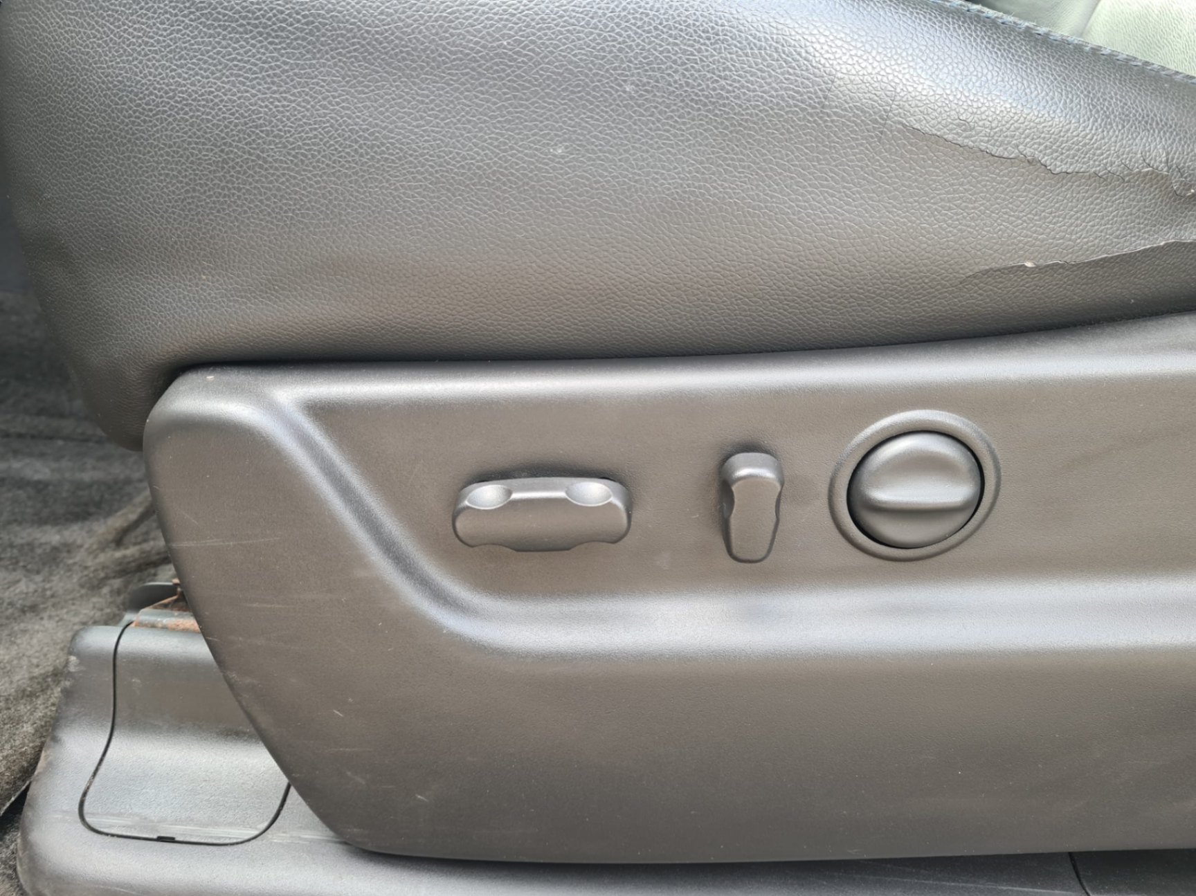/rahmanmotors/2011-Chevrolet-Avalanche-556873108486142.jpg