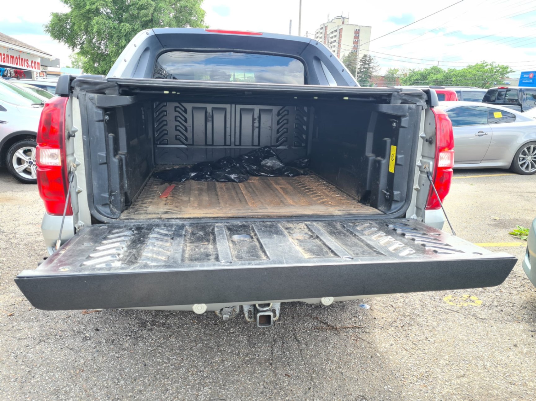 /rahmanmotors/2011-Chevrolet-Avalanche-8112287711996697.jpg