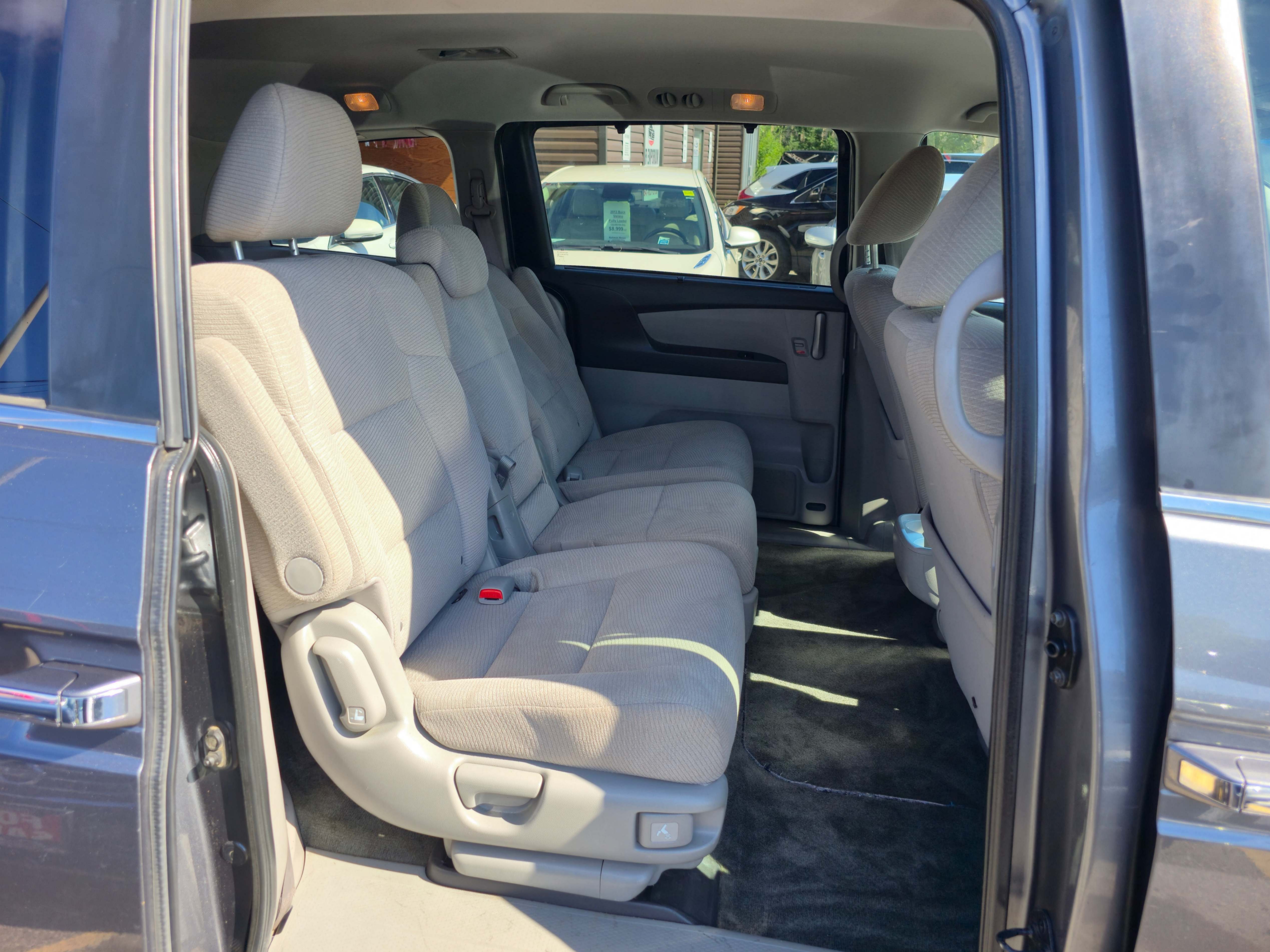 /rahmanmotors/2011-Honda-Odyssey-704140259349233.jpg