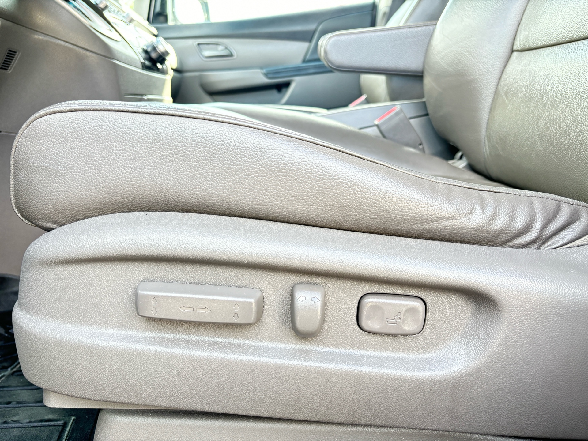 /rahmanmotors/2011-Honda-Odyssey-8381277619354972.jpg