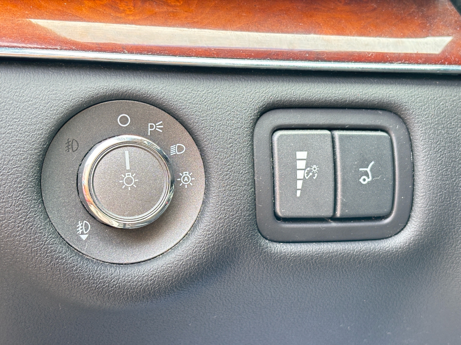 /rahmanmotors/2011-Lincoln-MKT-2633014651300052.jpg