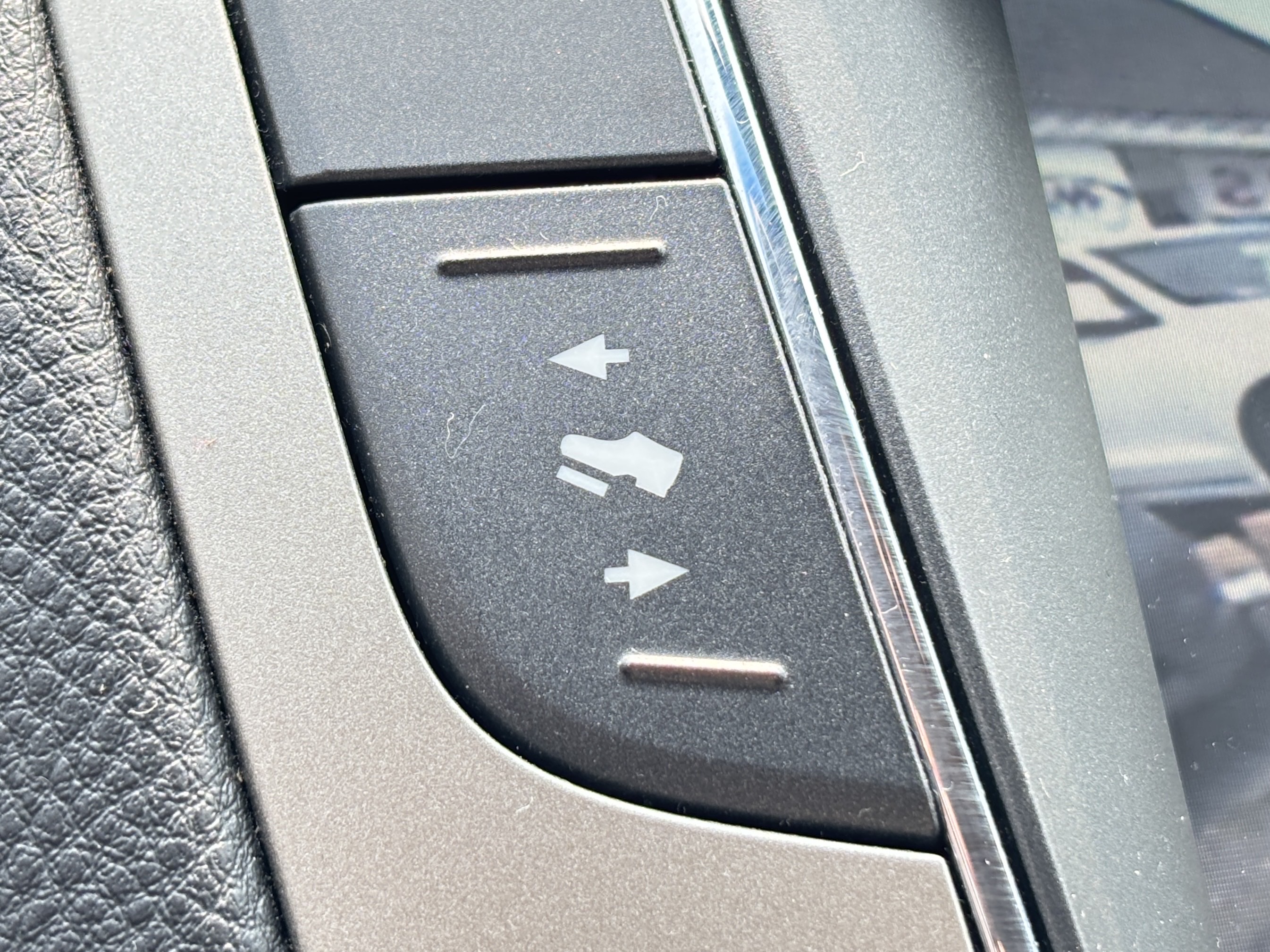 /rahmanmotors/2011-Lincoln-MKT-26569948570294577.jpg