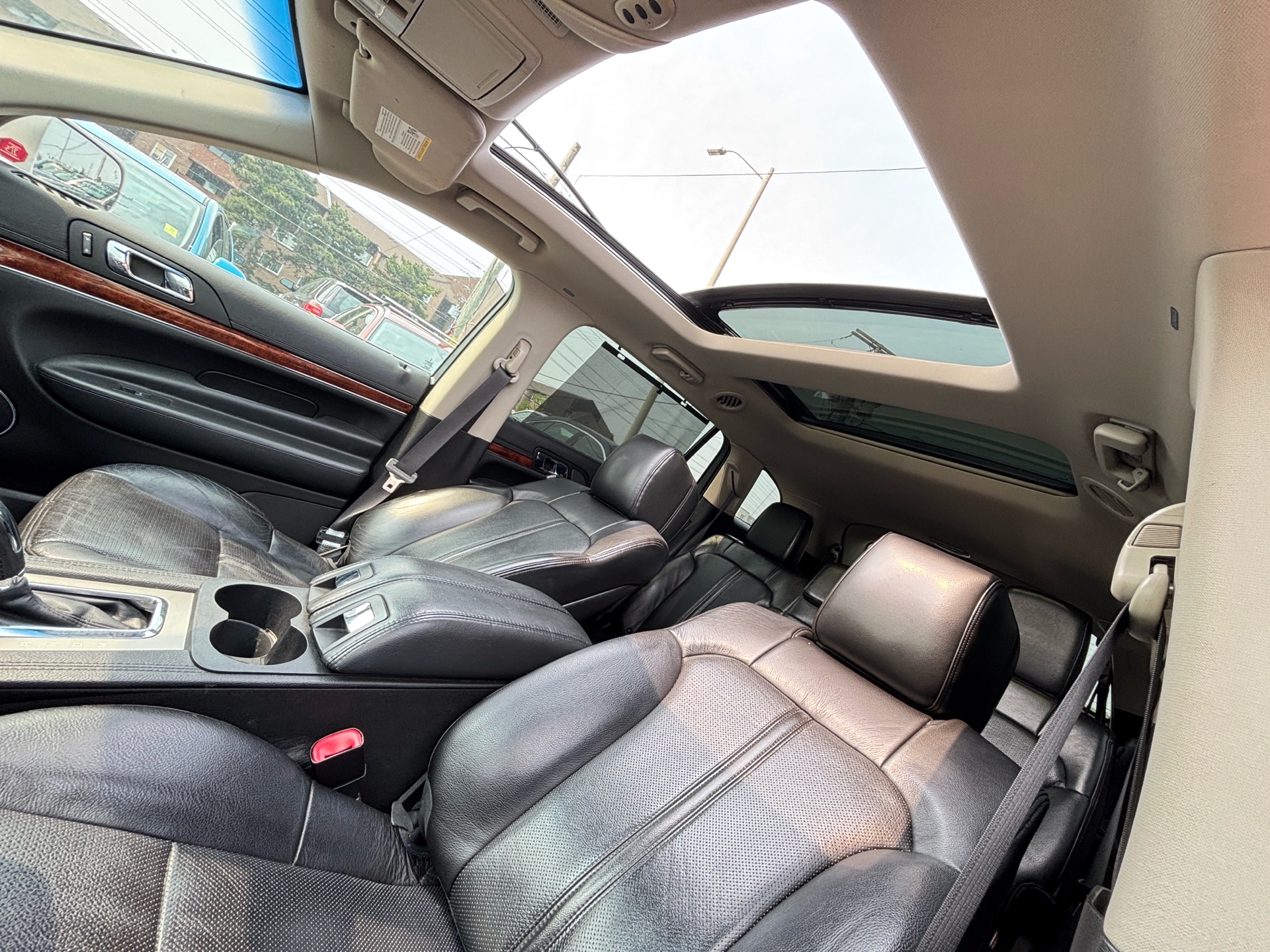/rahmanmotors/2011-Lincoln-MKT-9300041865631898.jpg