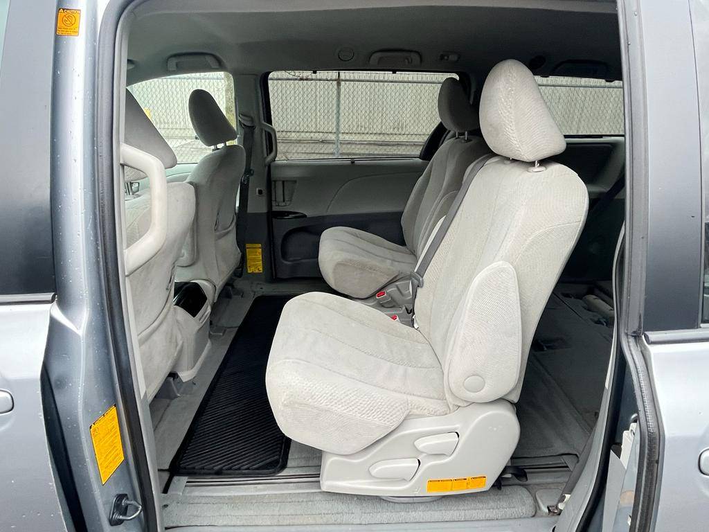/rahmanmotors/2011-Toyota-Sienna-1788874945309562.jpg