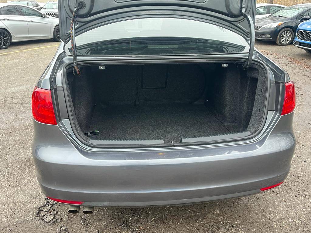 /rahmanmotors/2011-Volkswagen-Jetta-3358761265846084.jpg