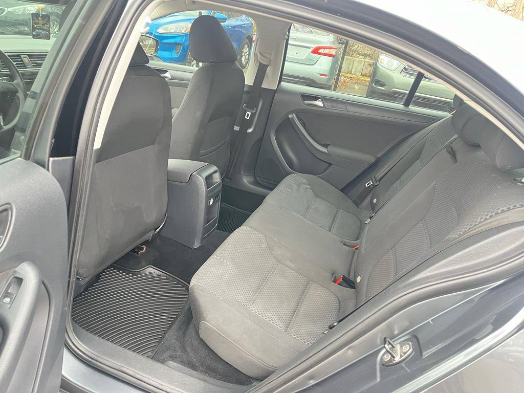 /rahmanmotors/2011-Volkswagen-Jetta-9365133313905907.jpg