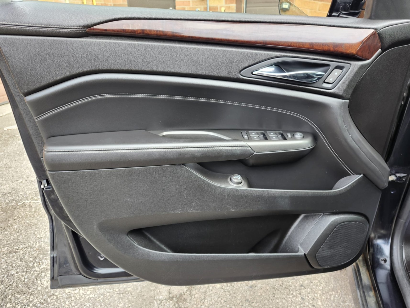 /rahmanmotors/2012-Cadillac-SRX-8174493824354652.jpg