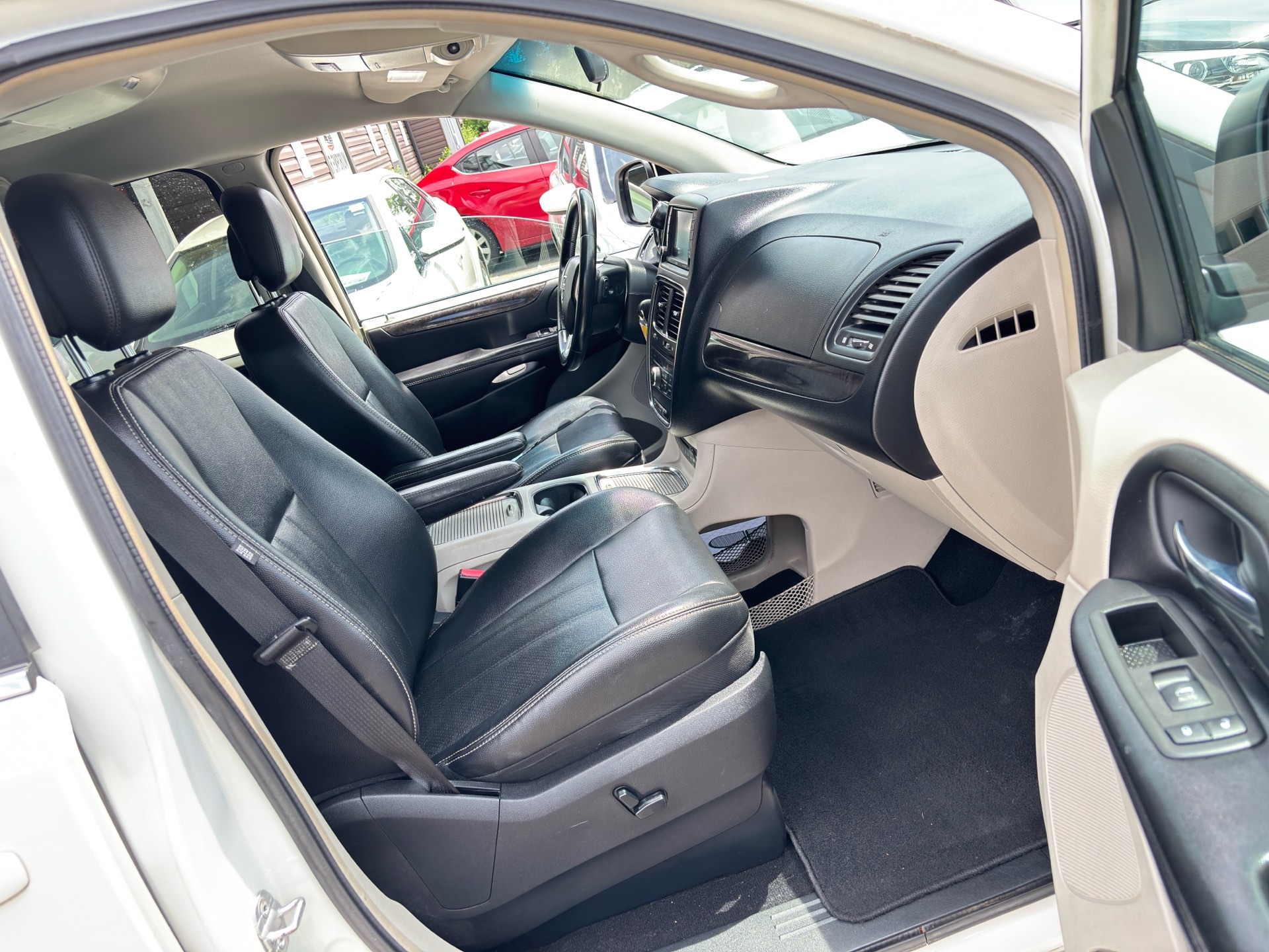 /rahmanmotors/2012-Dodge-GrandCaravan-26404797980161265.jpg