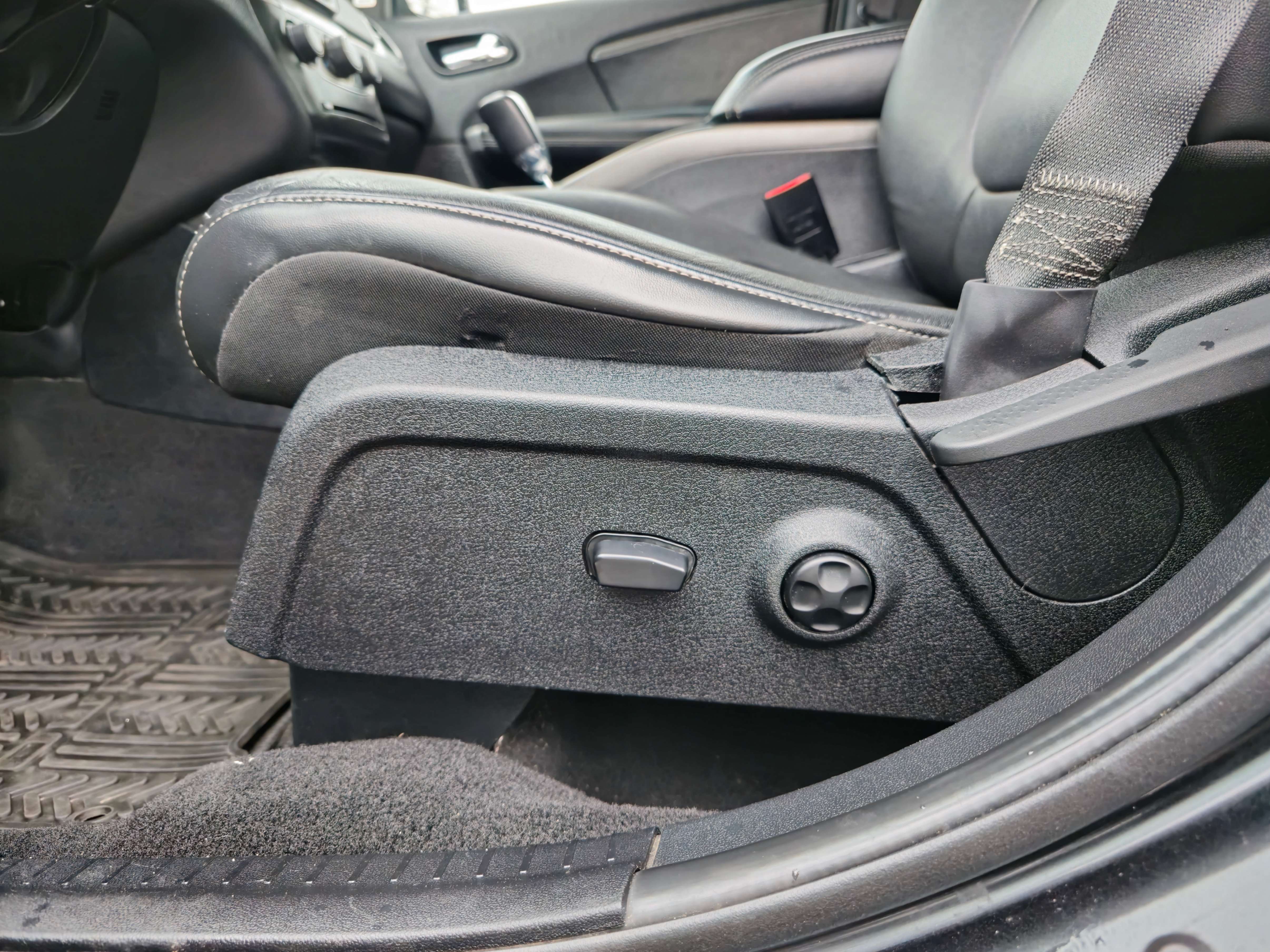 /rahmanmotors/2012-Dodge-Journey-8343979512378383.jpg