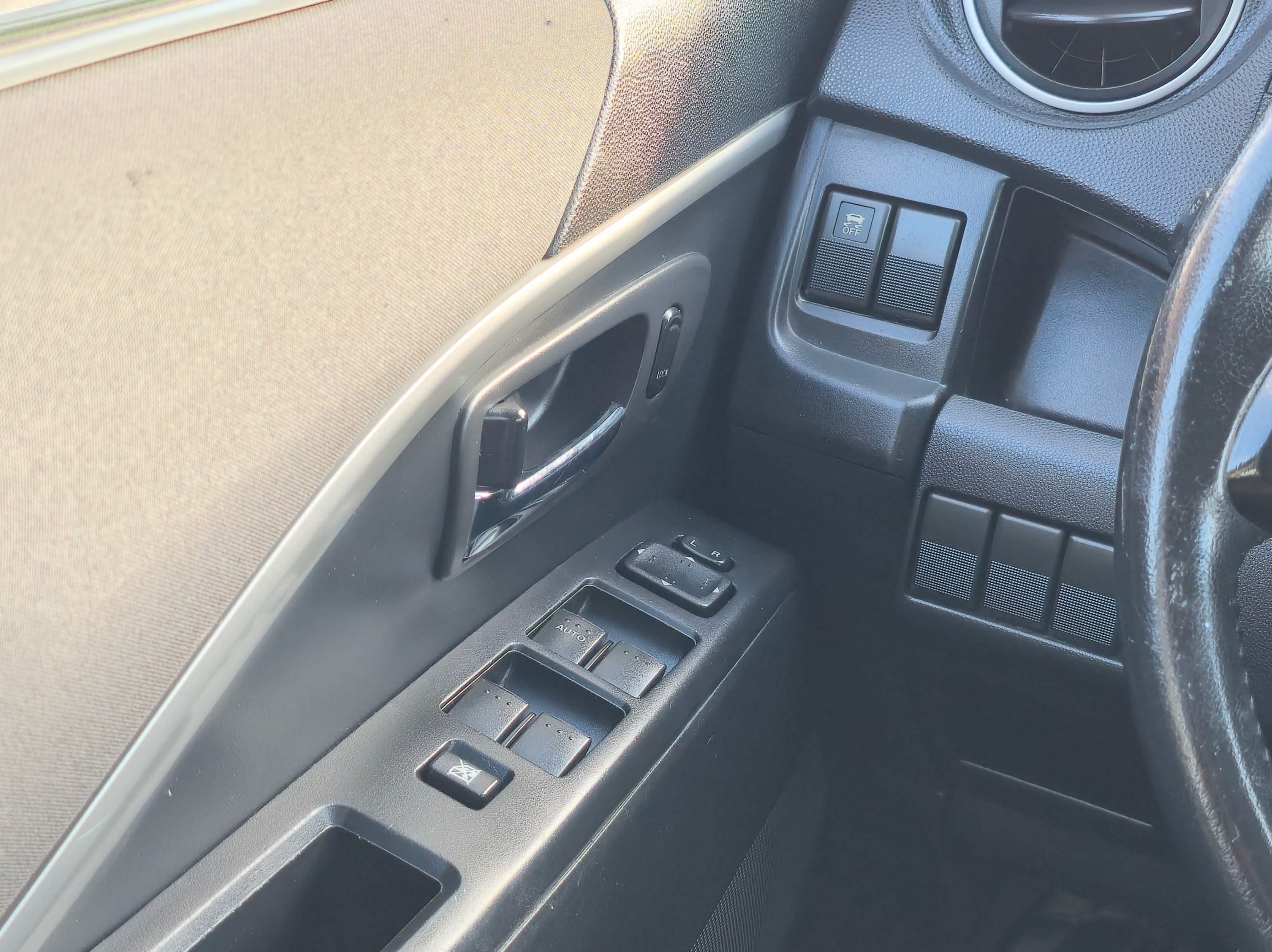 /rahmanmotors/2012-Mazda-Mazda5-8541615312193978.jpg