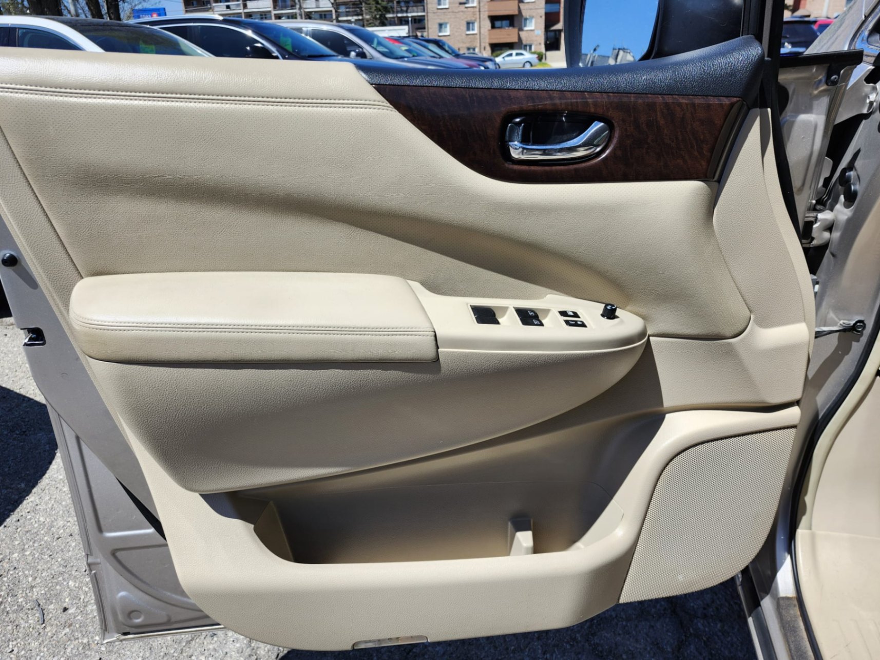 /rahmanmotors/2012-Nissan-Quest-26437429513234423.jpg
