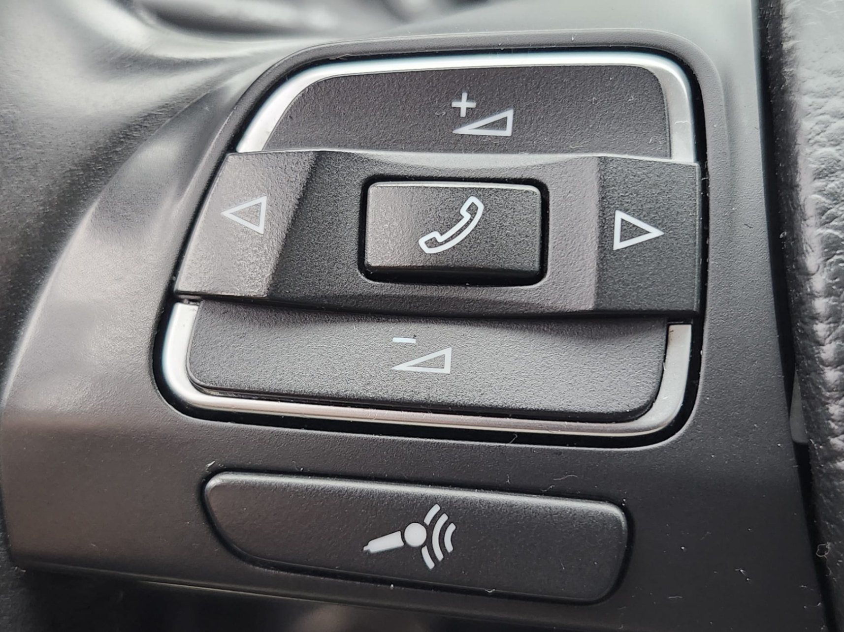 /rahmanmotors/2012-Volkswagen-Passat-09050517642179012.jpg
