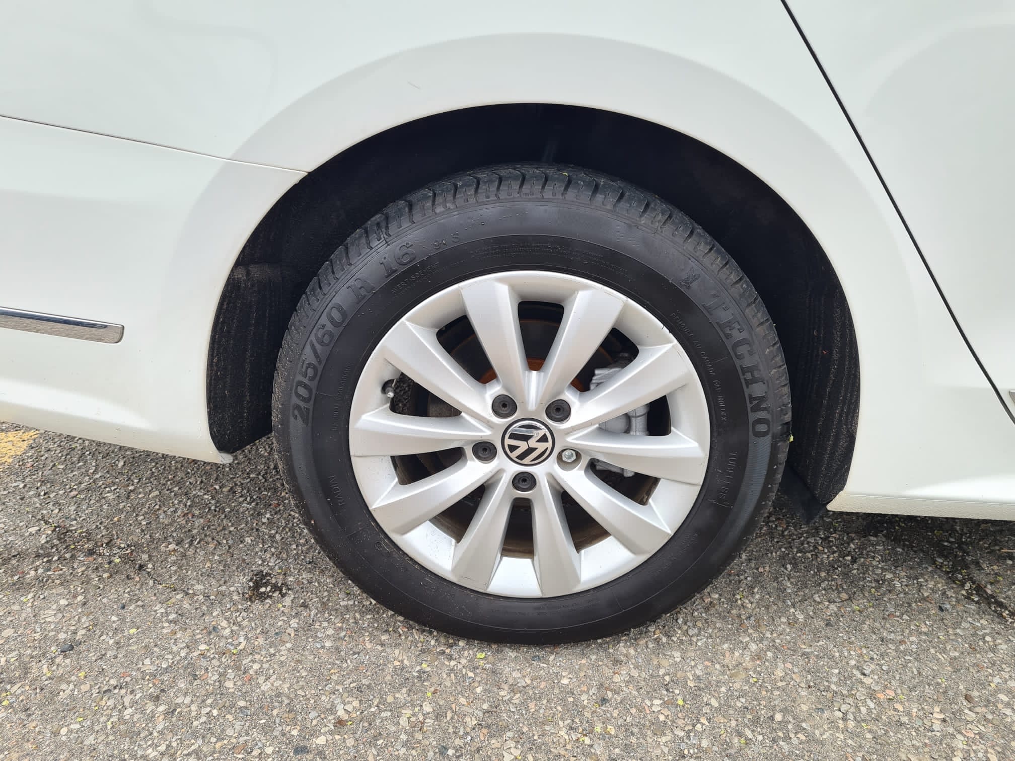 /rahmanmotors/2012-Volkswagen-Passat-40353594966588036.jpg