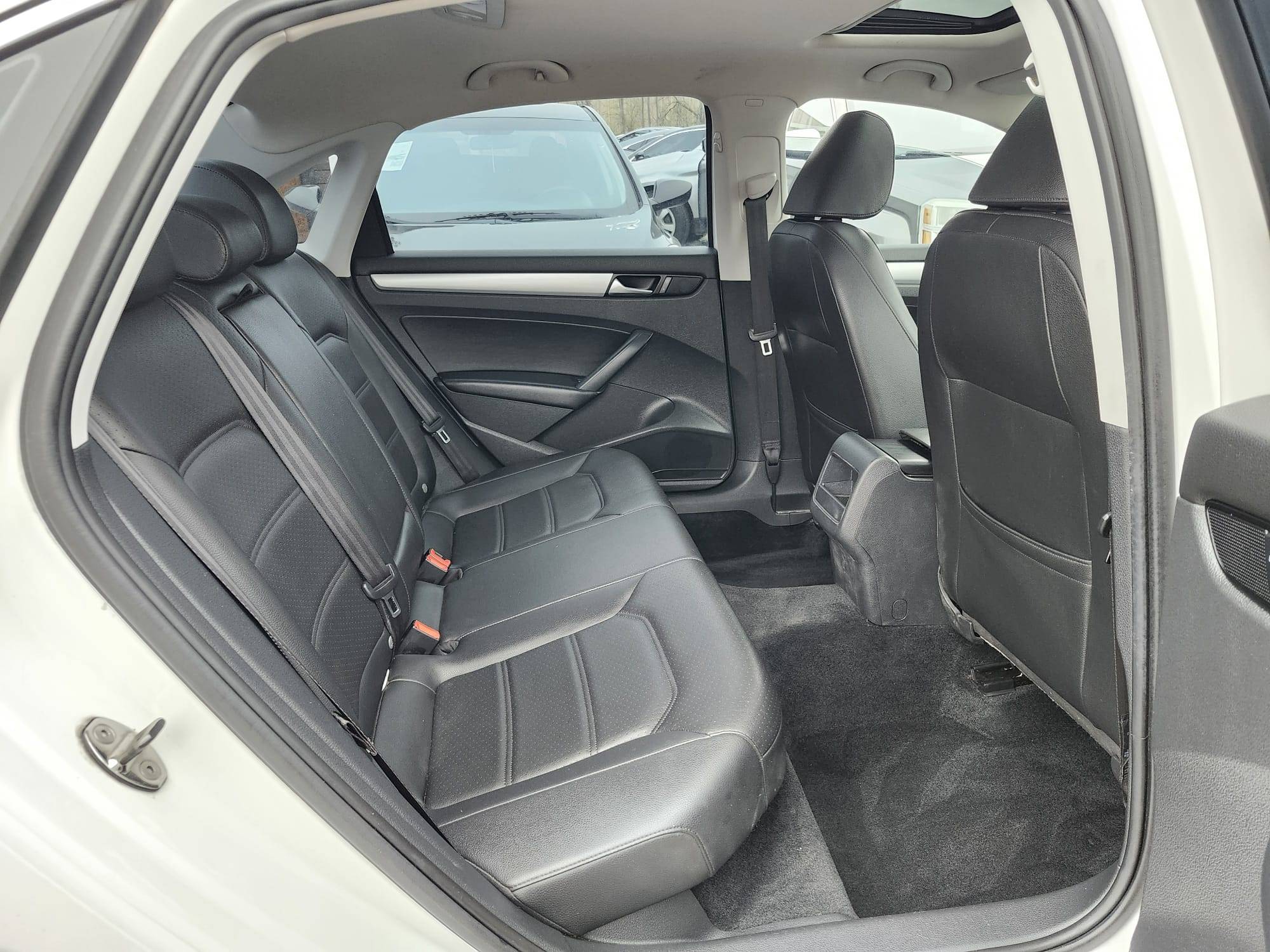 /rahmanmotors/2012-Volkswagen-Passat-7693063091349701.jpg