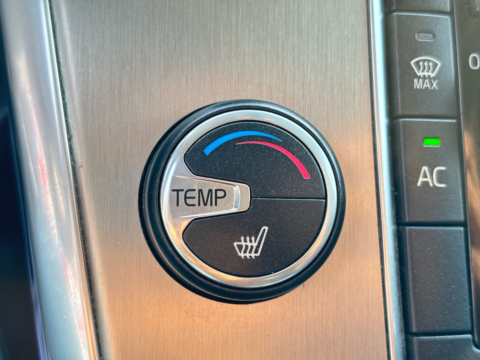 /rahmanmotors/2012-Volvo-XC60-03165648914215913.jpg