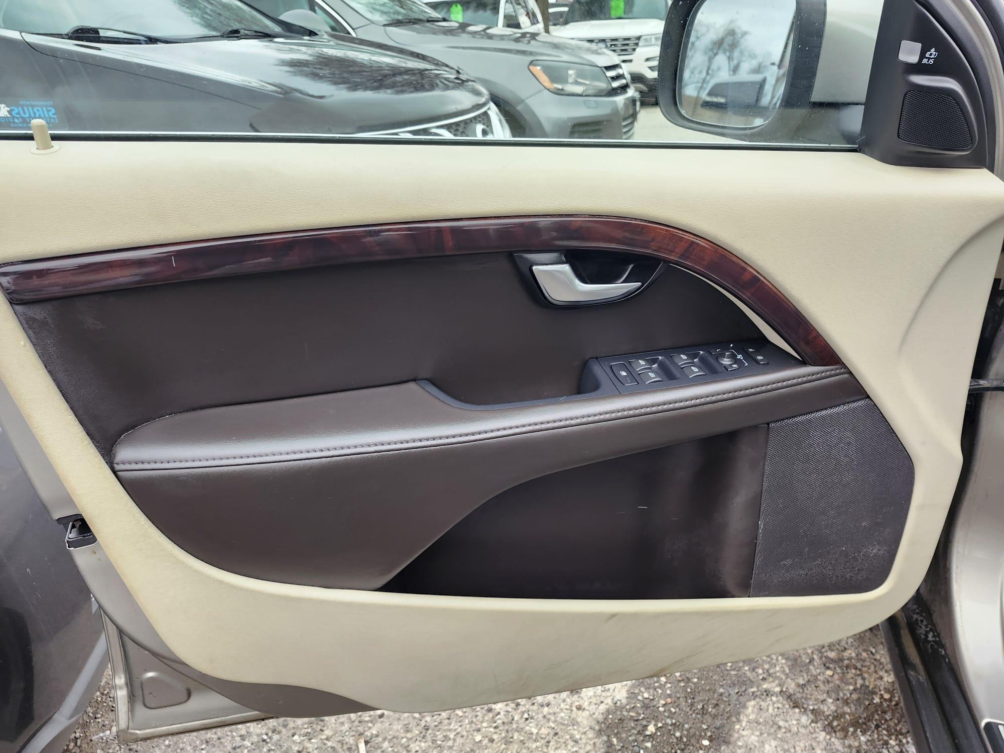 /rahmanmotors/2012-Volvo-XC70-10546209533470985.jpg