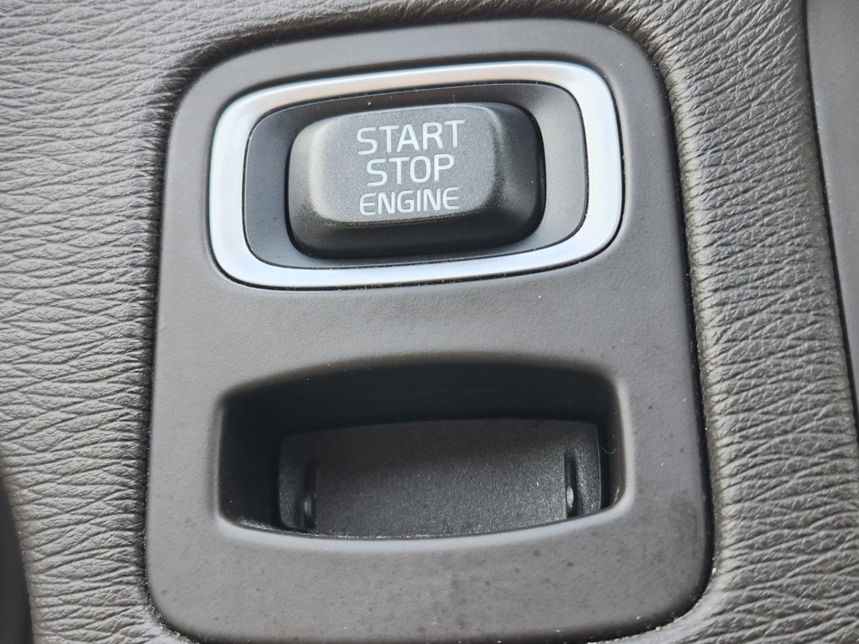 /rahmanmotors/2012-Volvo-XC70-30772788271772256.jpg