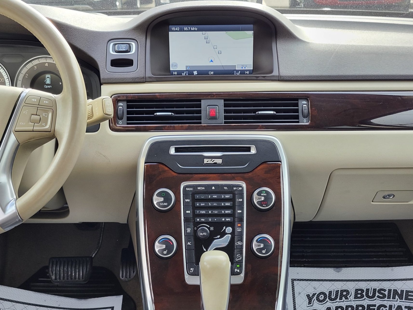 /rahmanmotors/2012-Volvo-XC70-45159966592586387.jpg
