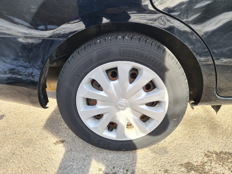 /rahmanmotors/2013-Nissan-Versa-22104005631607526.jpg