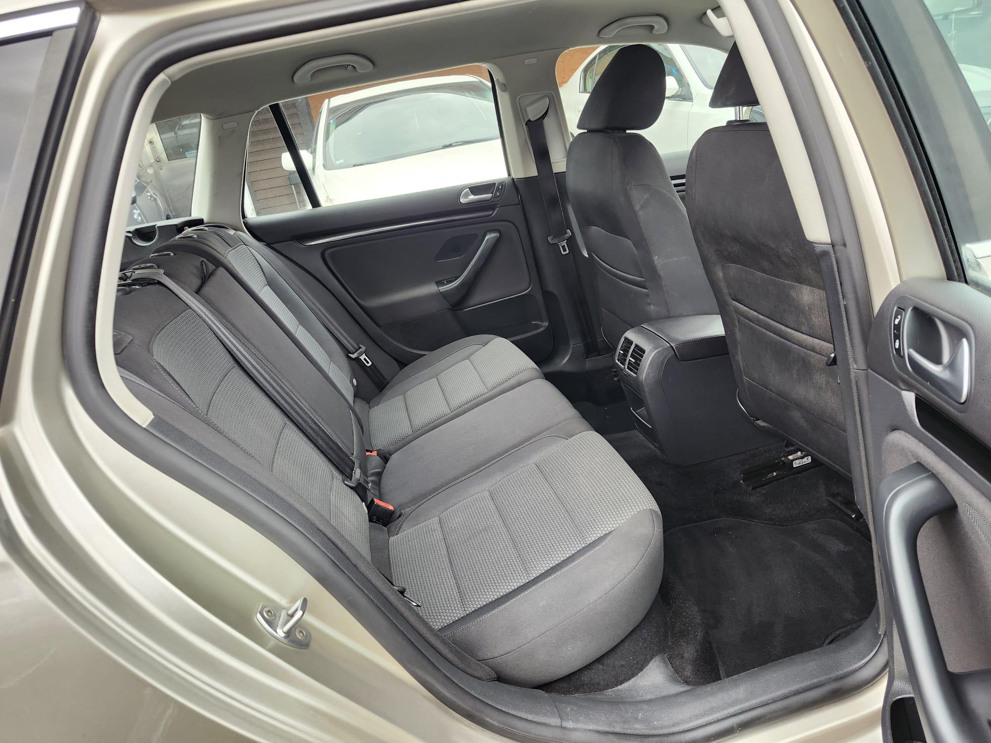 /rahmanmotors/2013-Volkswagen-GolfWagon-13155900010322719.jpg