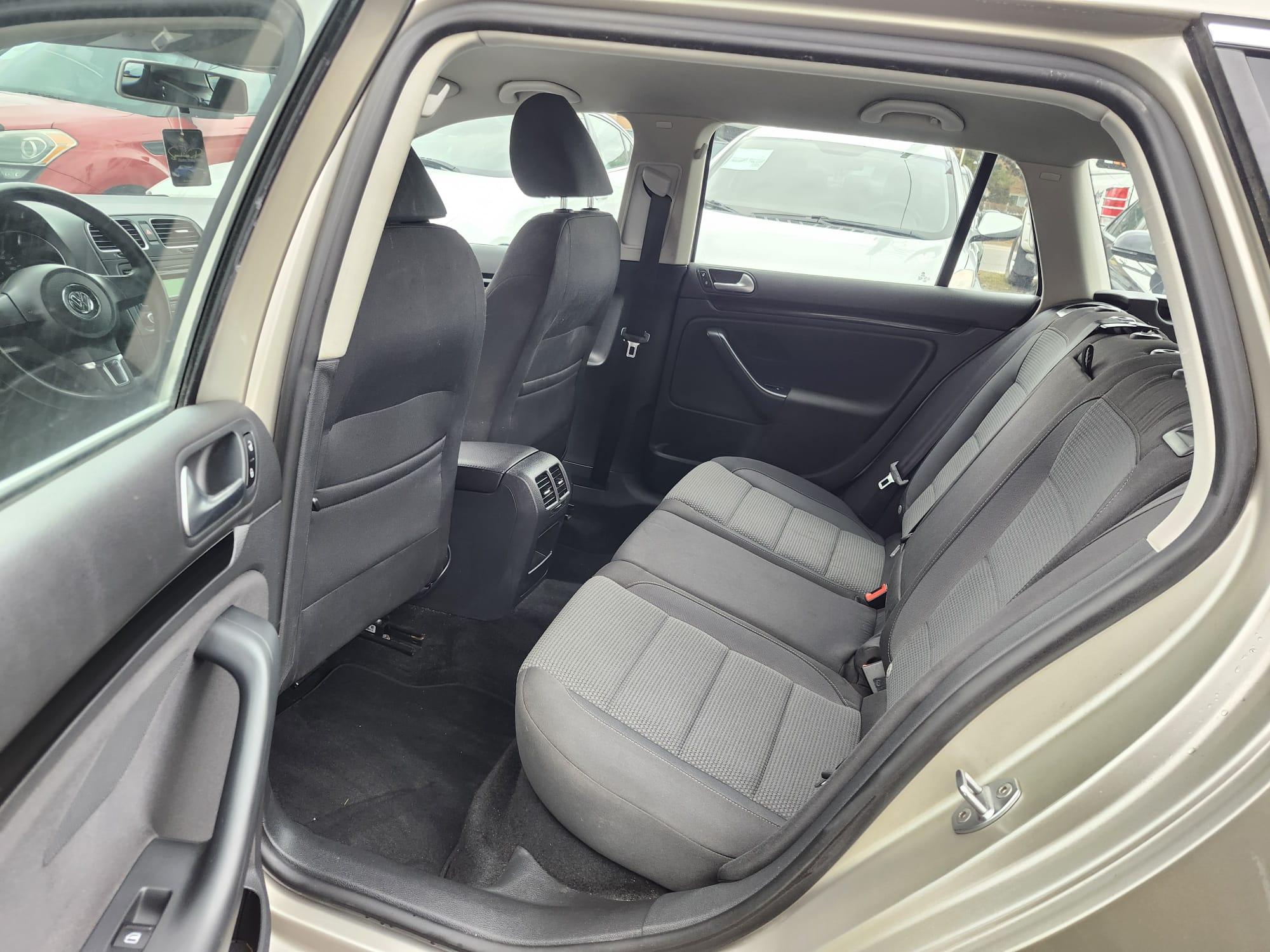 /rahmanmotors/2013-Volkswagen-GolfWagon-24264649433722574.jpg