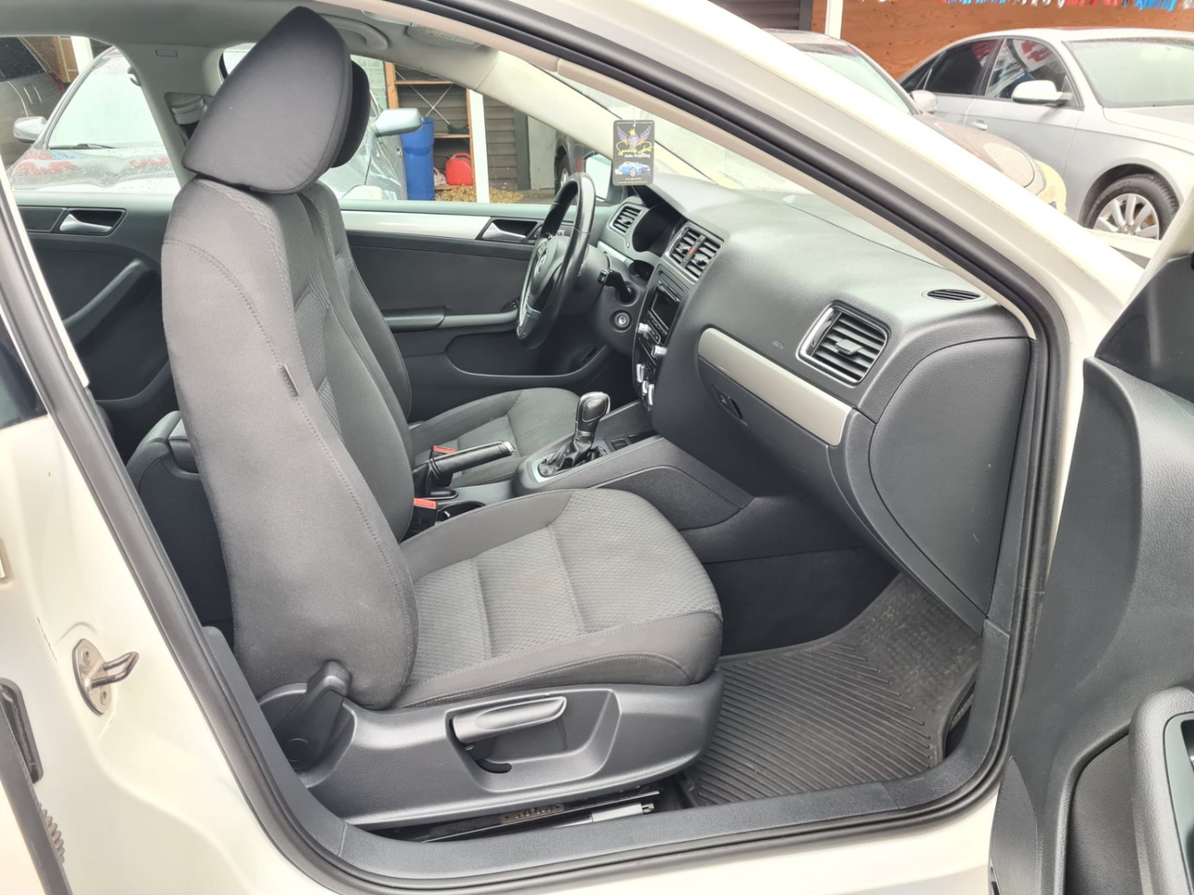 /rahmanmotors/2013-Volkswagen-JettaSedan-32220184905985705.jpg