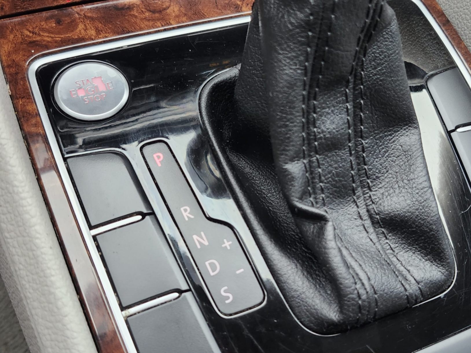 /rahmanmotors/2013-Volkswagen-Passat-29932148425694893.jpg