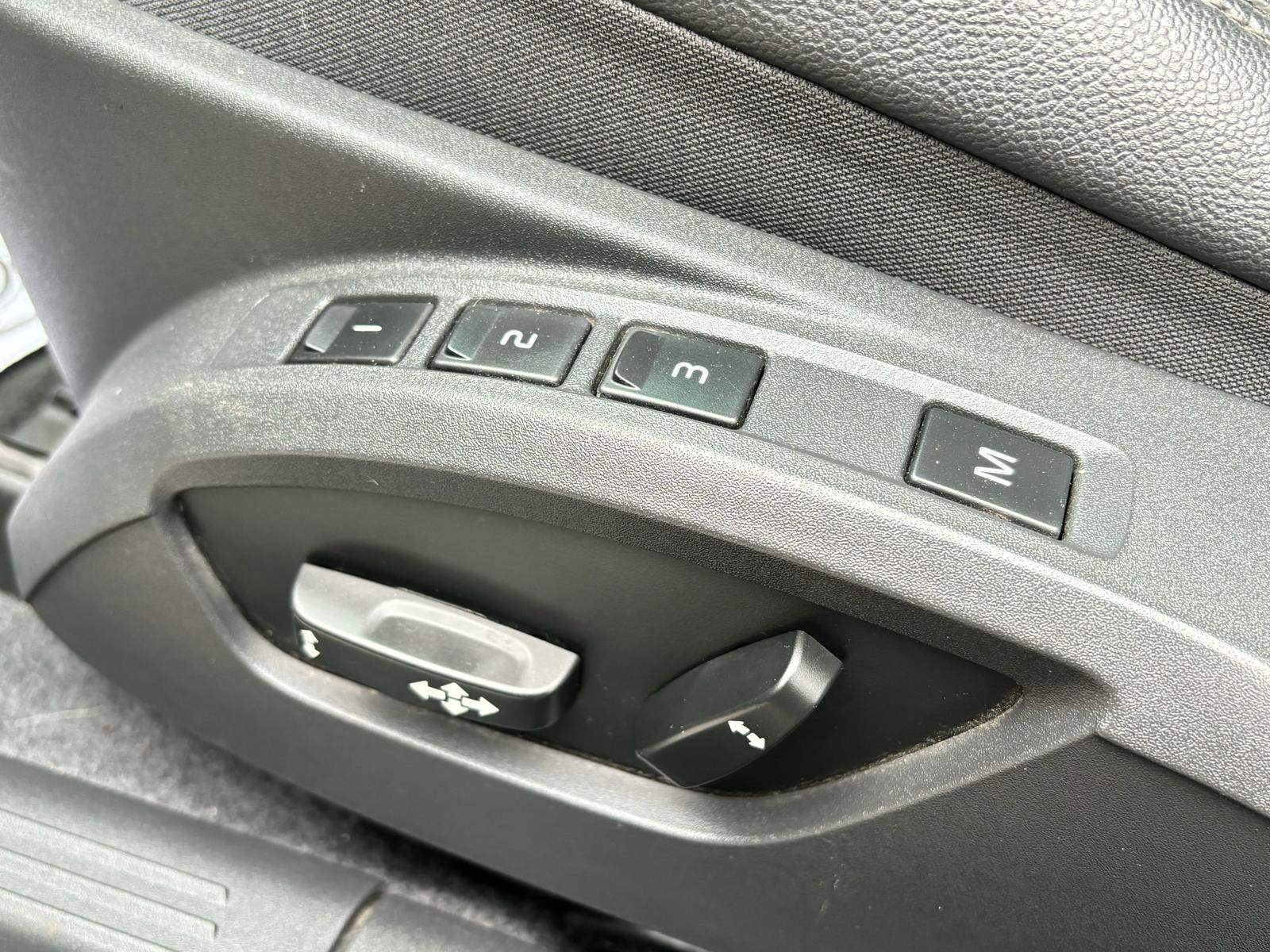 /rahmanmotors/2013-Volvo-C30-029006131689836456.jpg