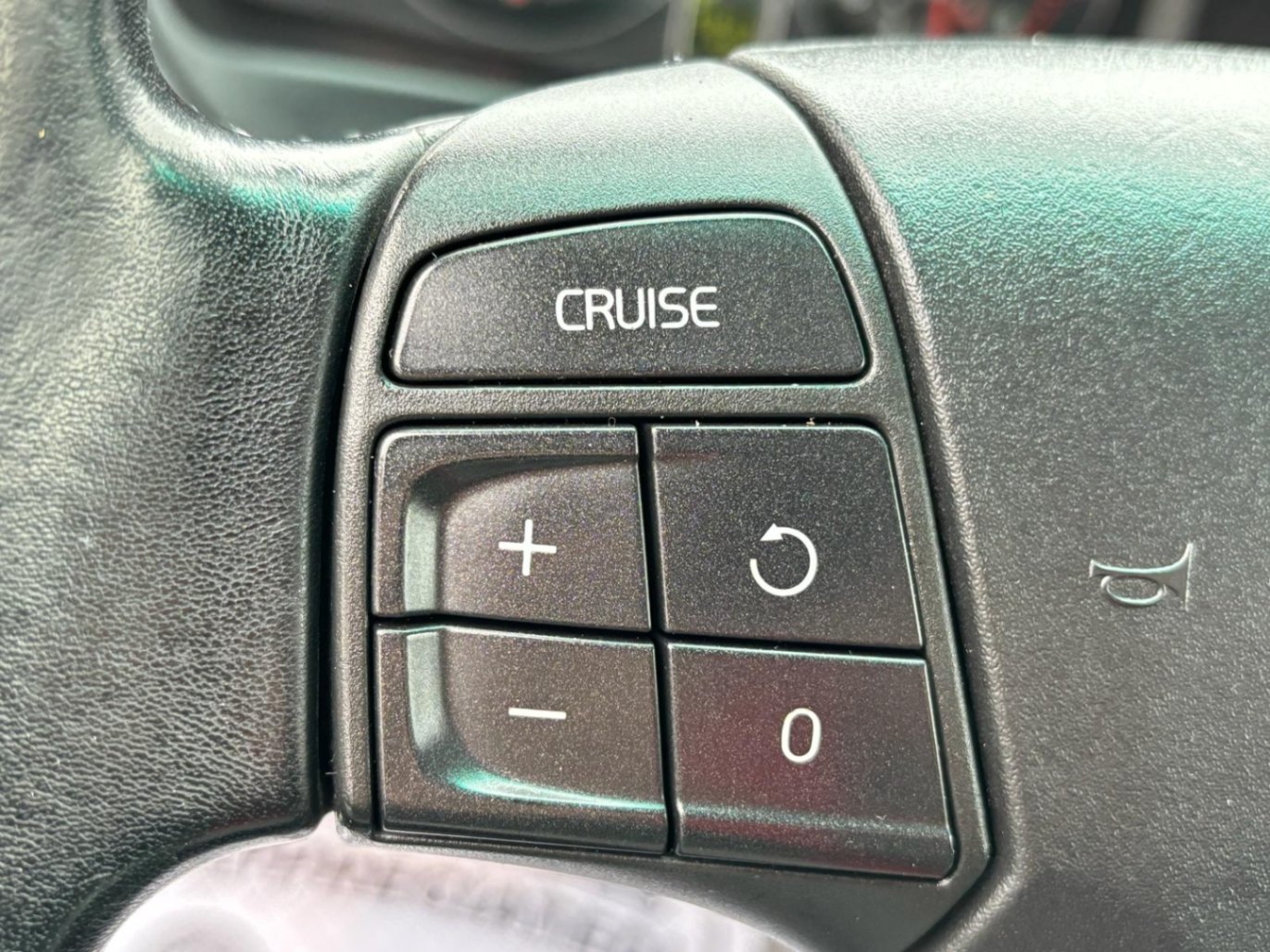 /rahmanmotors/2013-Volvo-C30-11764103528710113.jpg