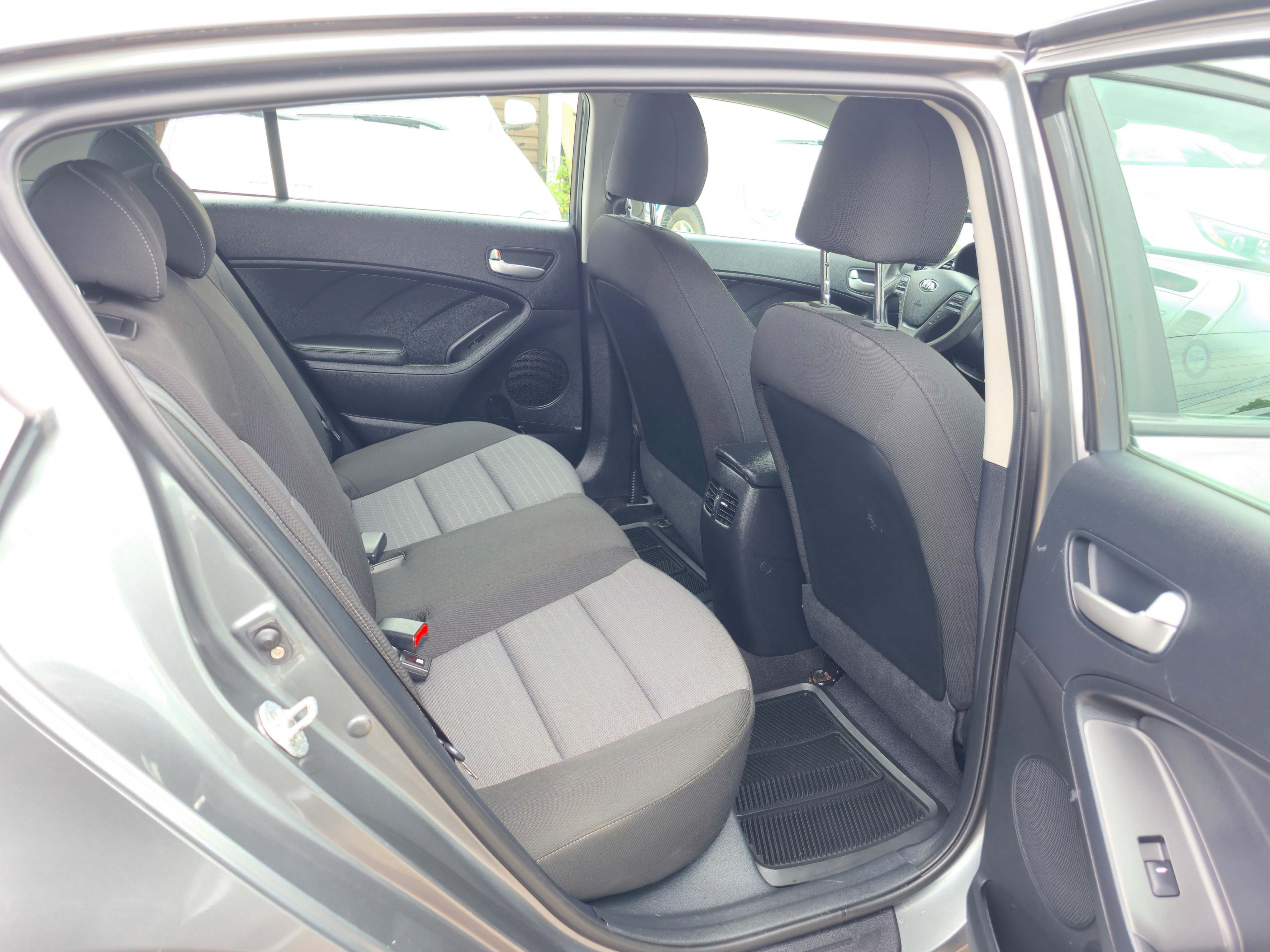 /rahmanmotors/2014-Kia-Forte5-Door-31848649607636204.jpg