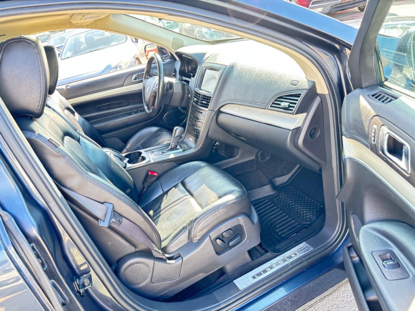 /rahmanmotors/2014-Lincoln-MKT-7308613556221017.jpg