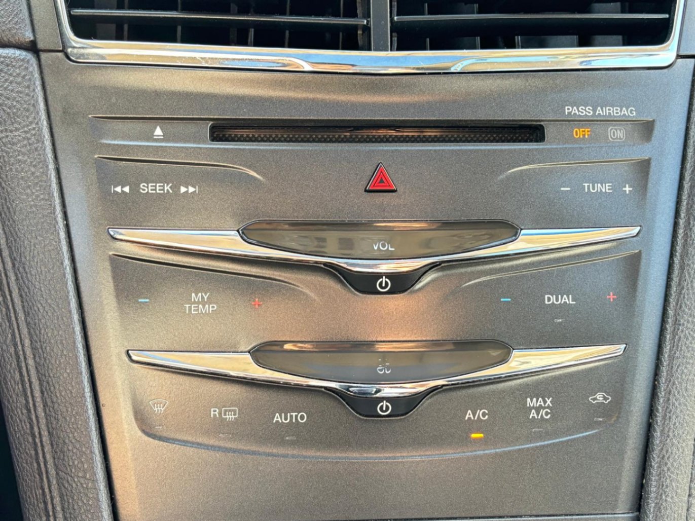 /rahmanmotors/2014-Lincoln-MKT-8801446076663282.jpg