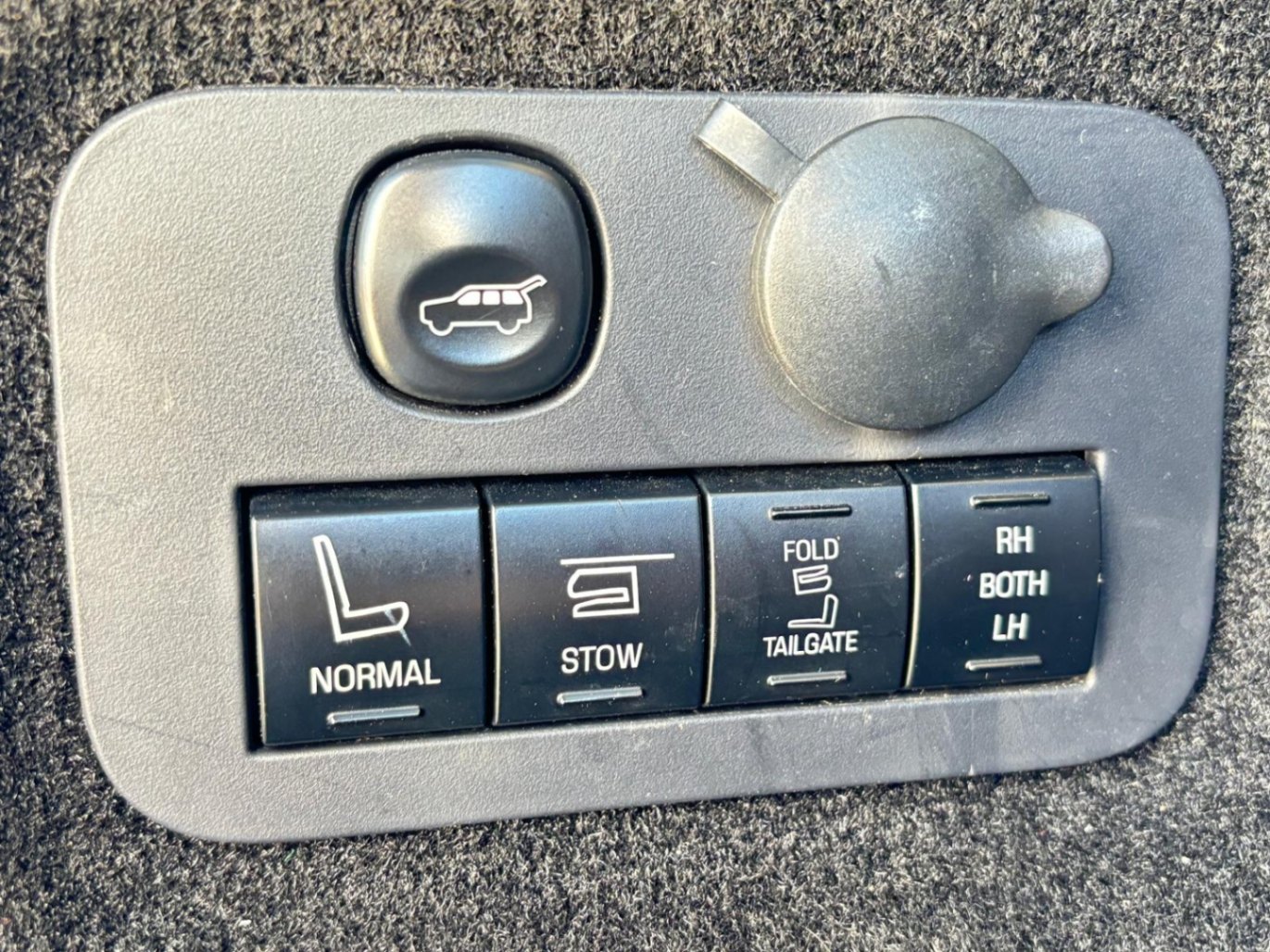 /rahmanmotors/2014-Lincoln-MKT-9046654082447925.jpg