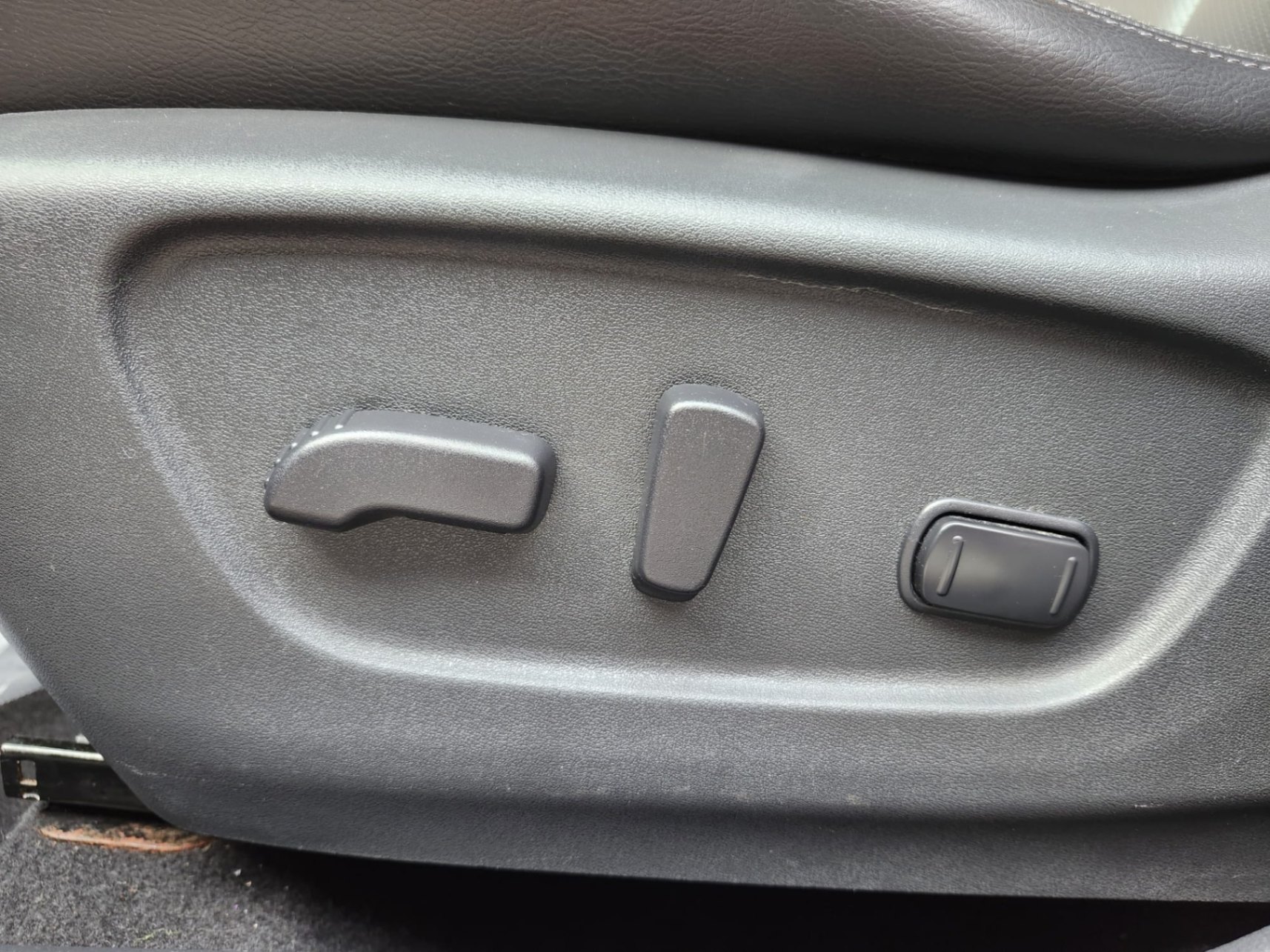 /rahmanmotors/2014-Nissan-Rogue-005640417803467024.jpg