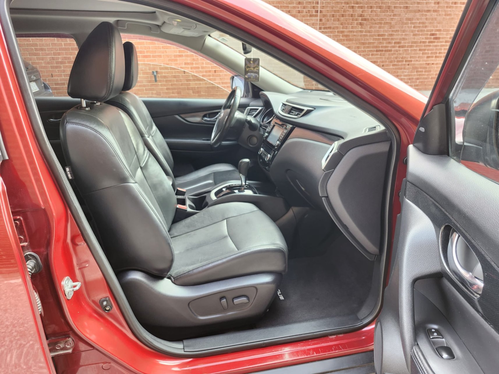 /rahmanmotors/2014-Nissan-Rogue-009872817795285593.jpg