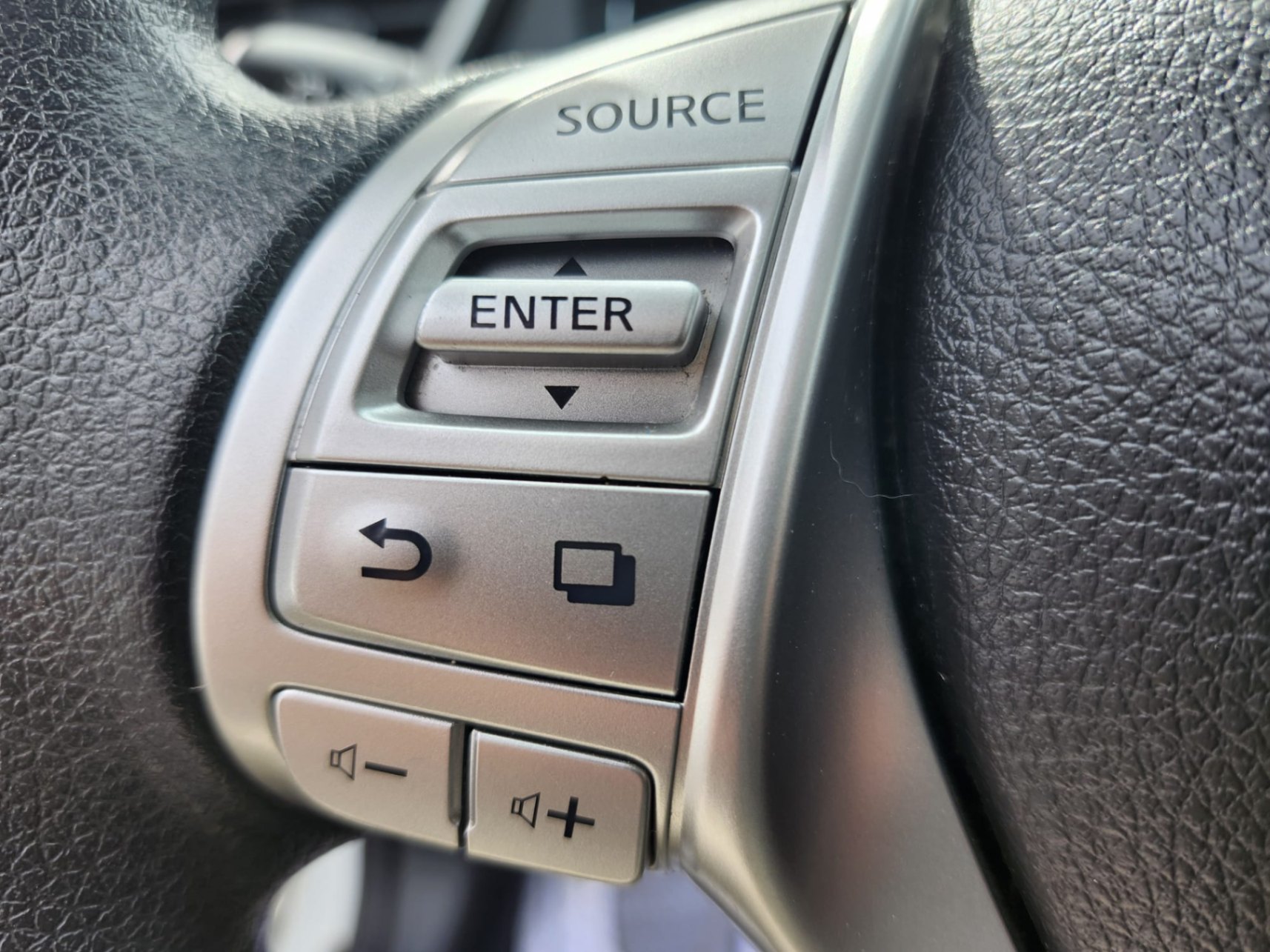 /rahmanmotors/2014-Nissan-Rogue-4786184624585714.jpg
