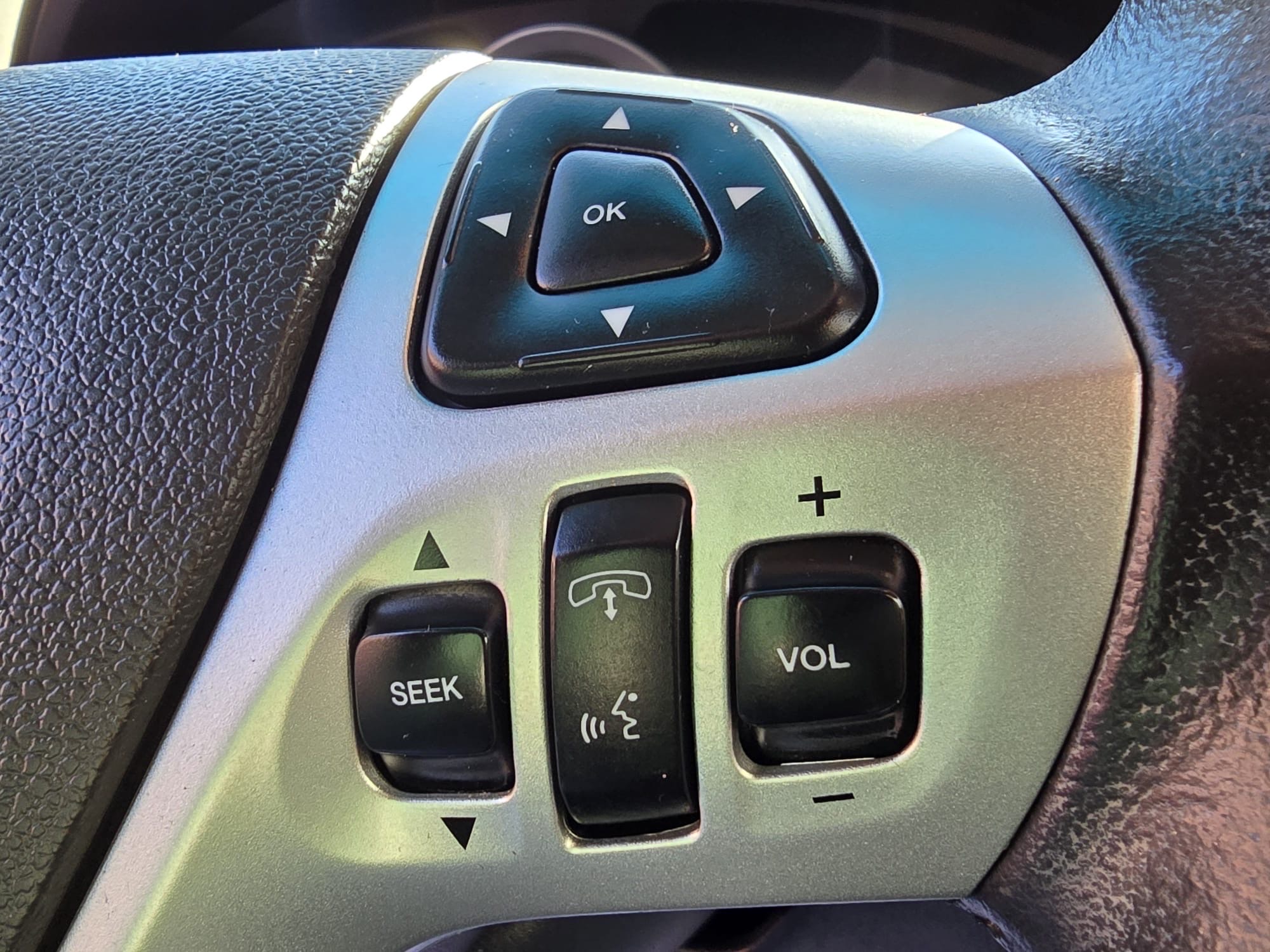 /rahmanmotors/2015-Ford-Explorer-24376338006088538.jpg