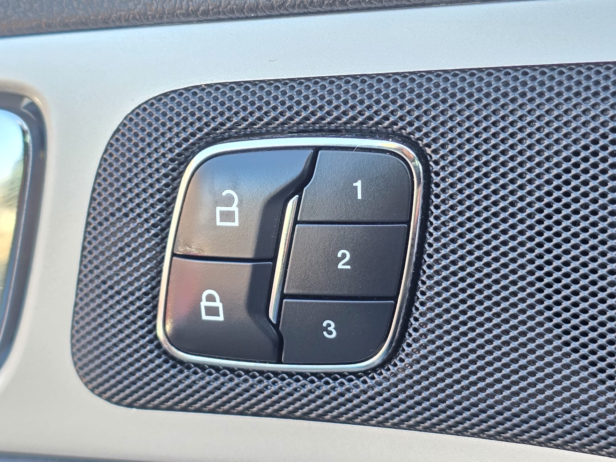 /rahmanmotors/2015-Ford-Explorer-55441638630035.jpg
