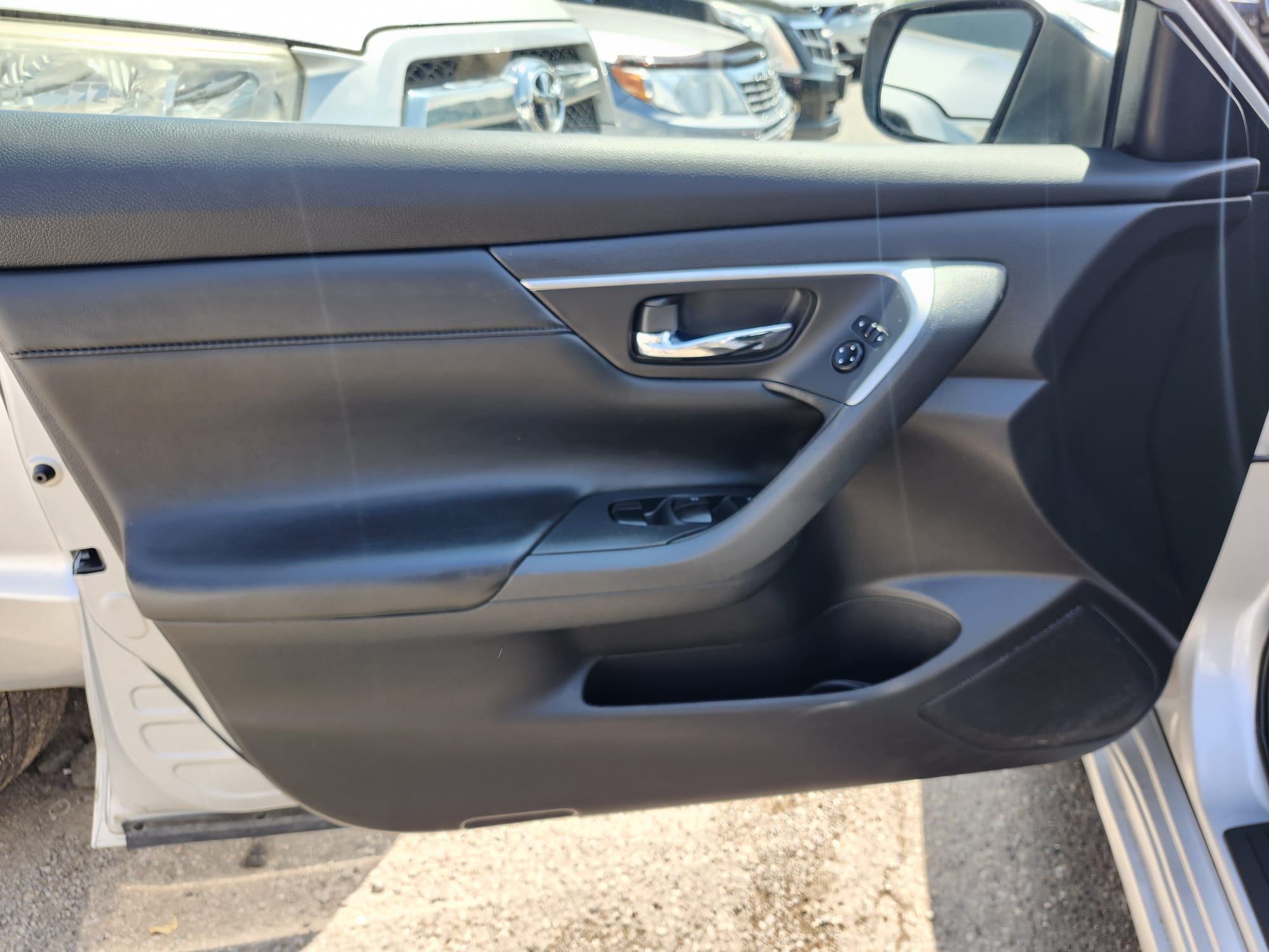 /rahmanmotors/2015-Nissan-Altima-04633249393972849.jpg
